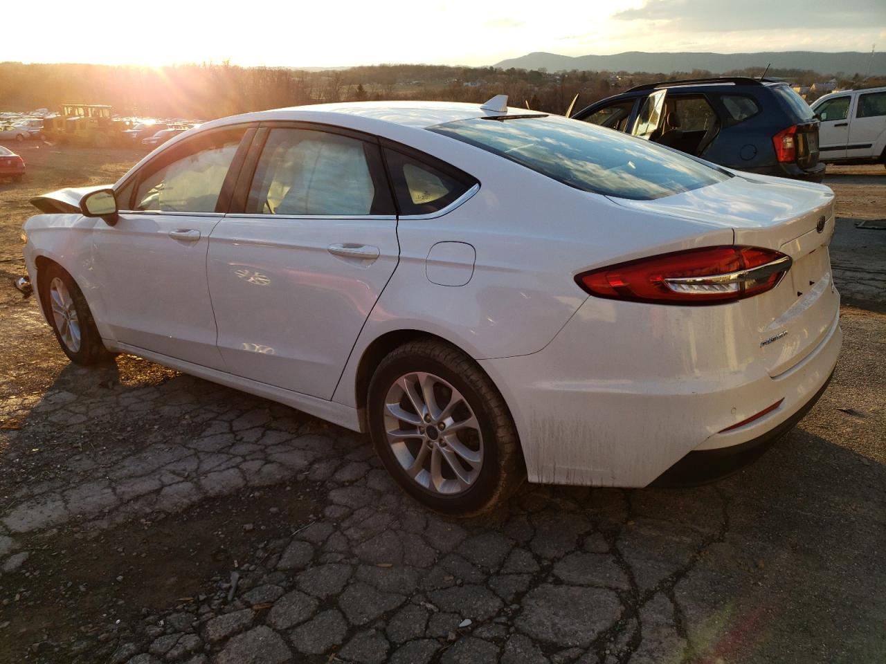 Photo 1 VIN: 5FNYF5H99HB018897 - FORD FUSION 