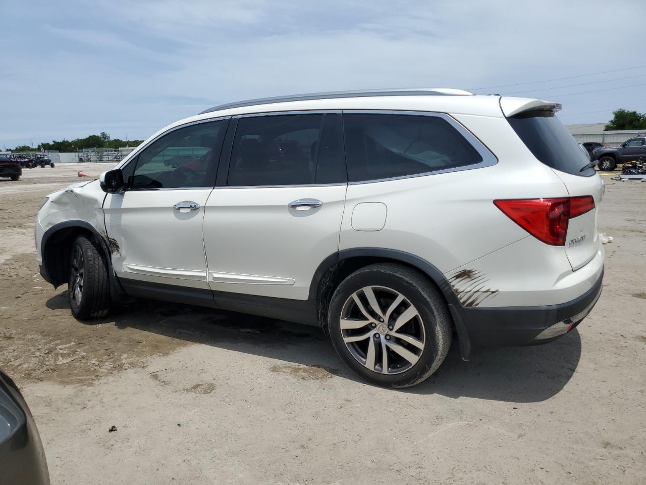 Photo 1 VIN: 5FNYF5H9XGB028787 - HONDA PILOT 