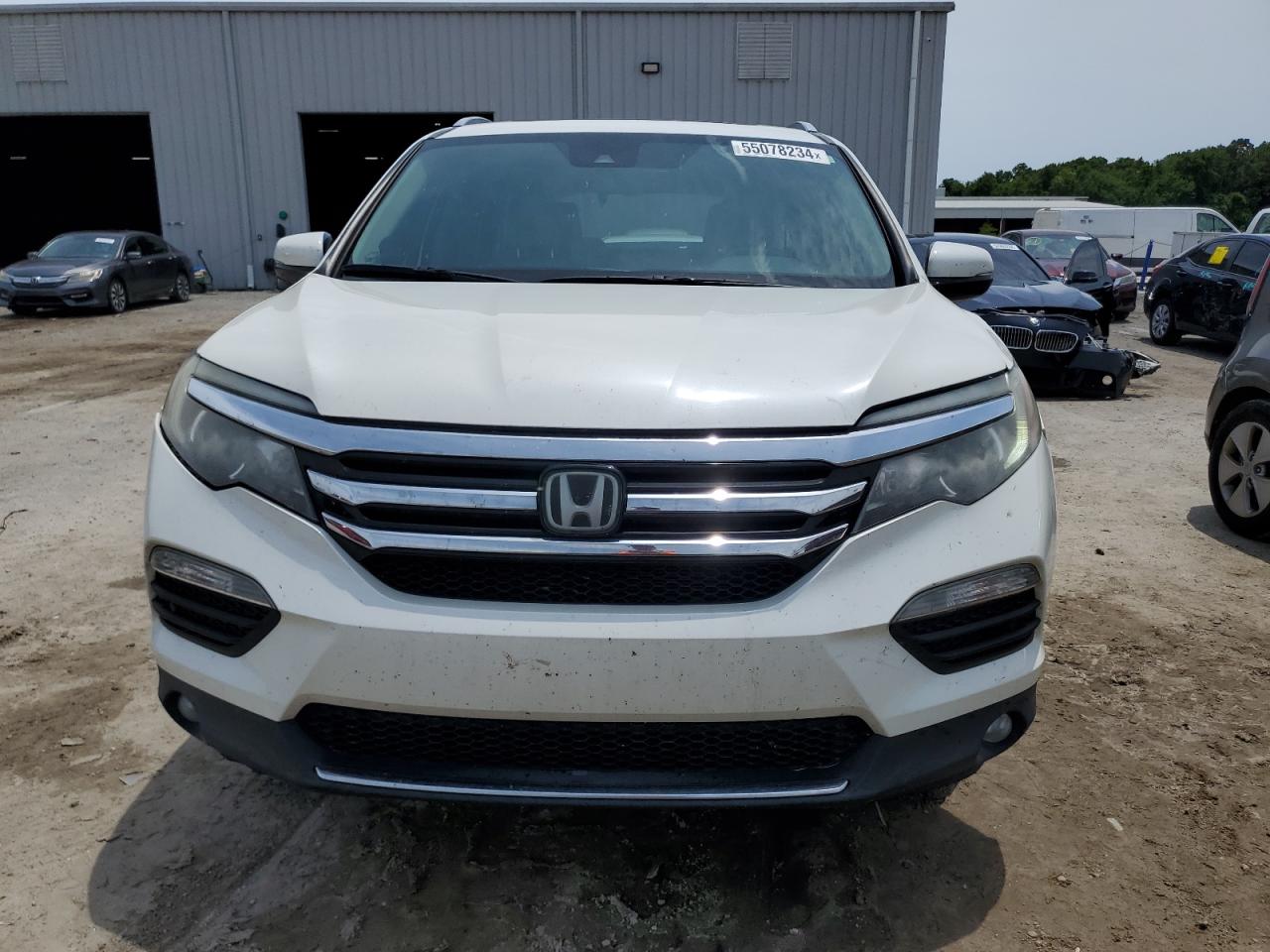 Photo 4 VIN: 5FNYF5H9XGB028787 - HONDA PILOT 