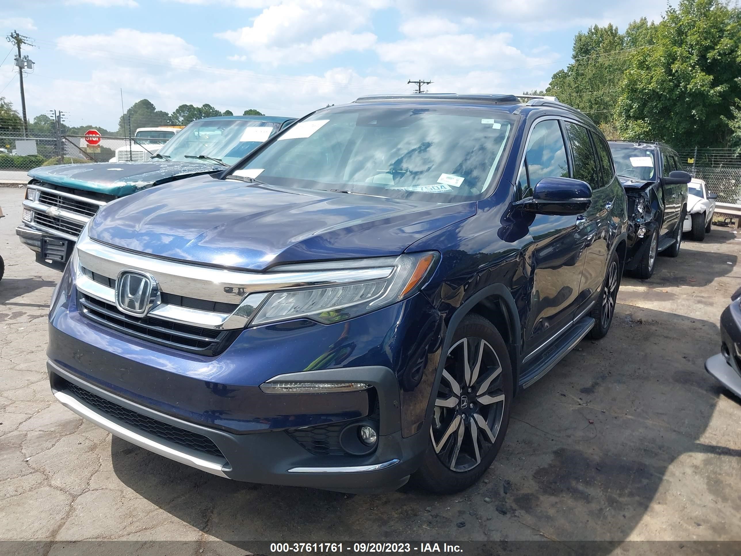 Photo 1 VIN: 5FNYF5H9XKB035876 - HONDA PILOT 