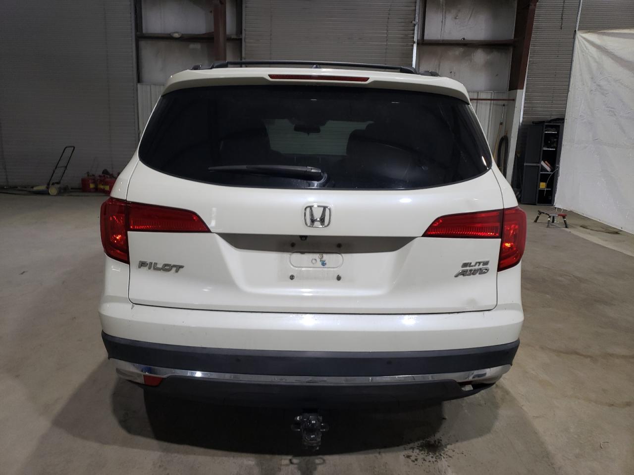 Photo 5 VIN: 5FNYF6H00HB003325 - HONDA PILOT 