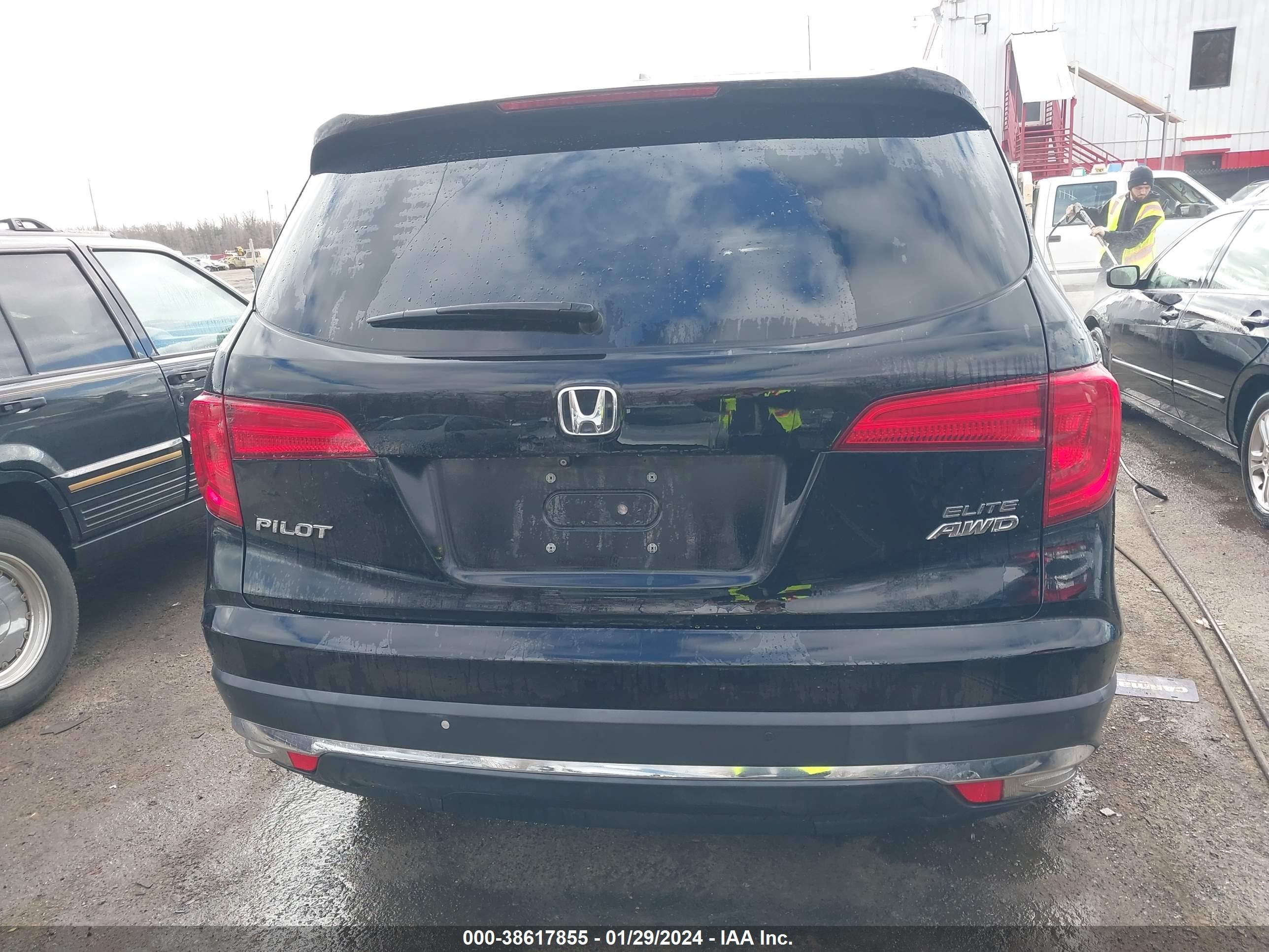 Photo 15 VIN: 5FNYF6H02HB072937 - HONDA PILOT 