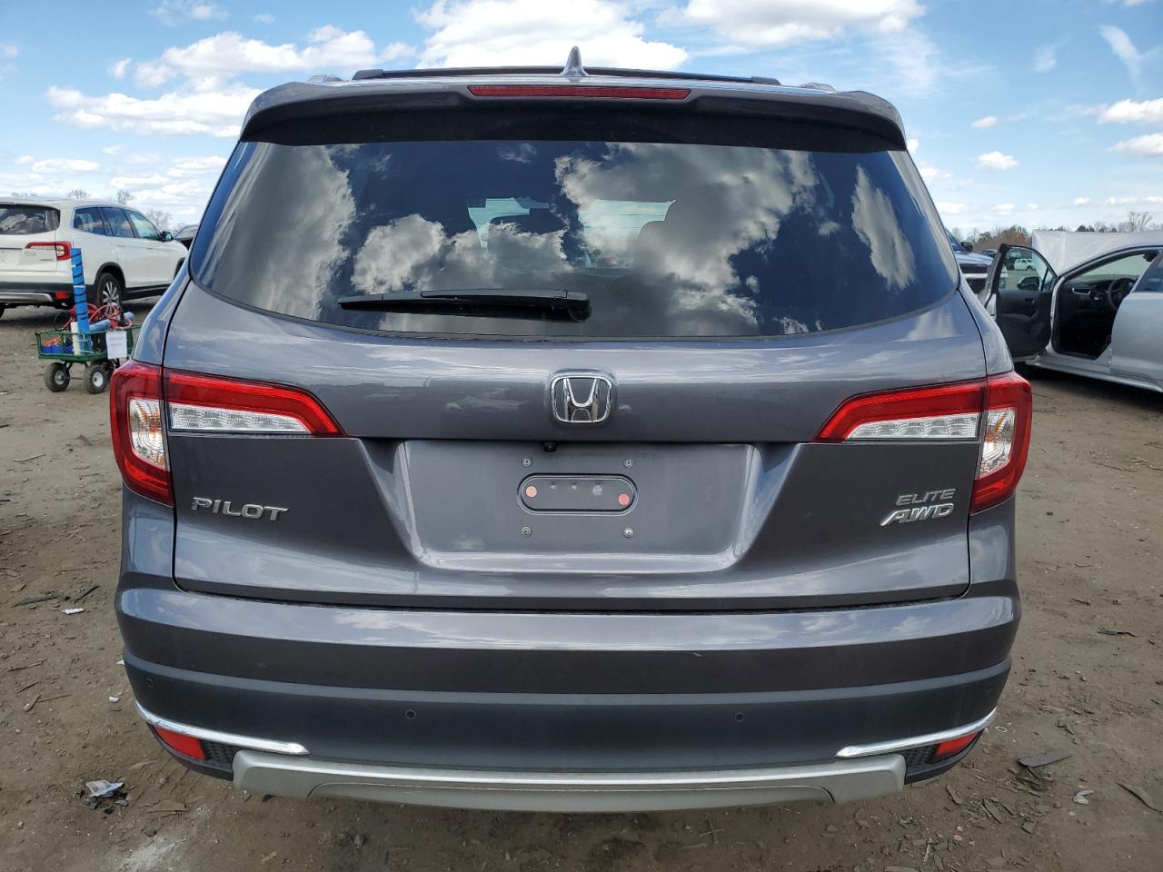 Photo 5 VIN: 5FNYF6H02MB063732 - HONDA PILOT 