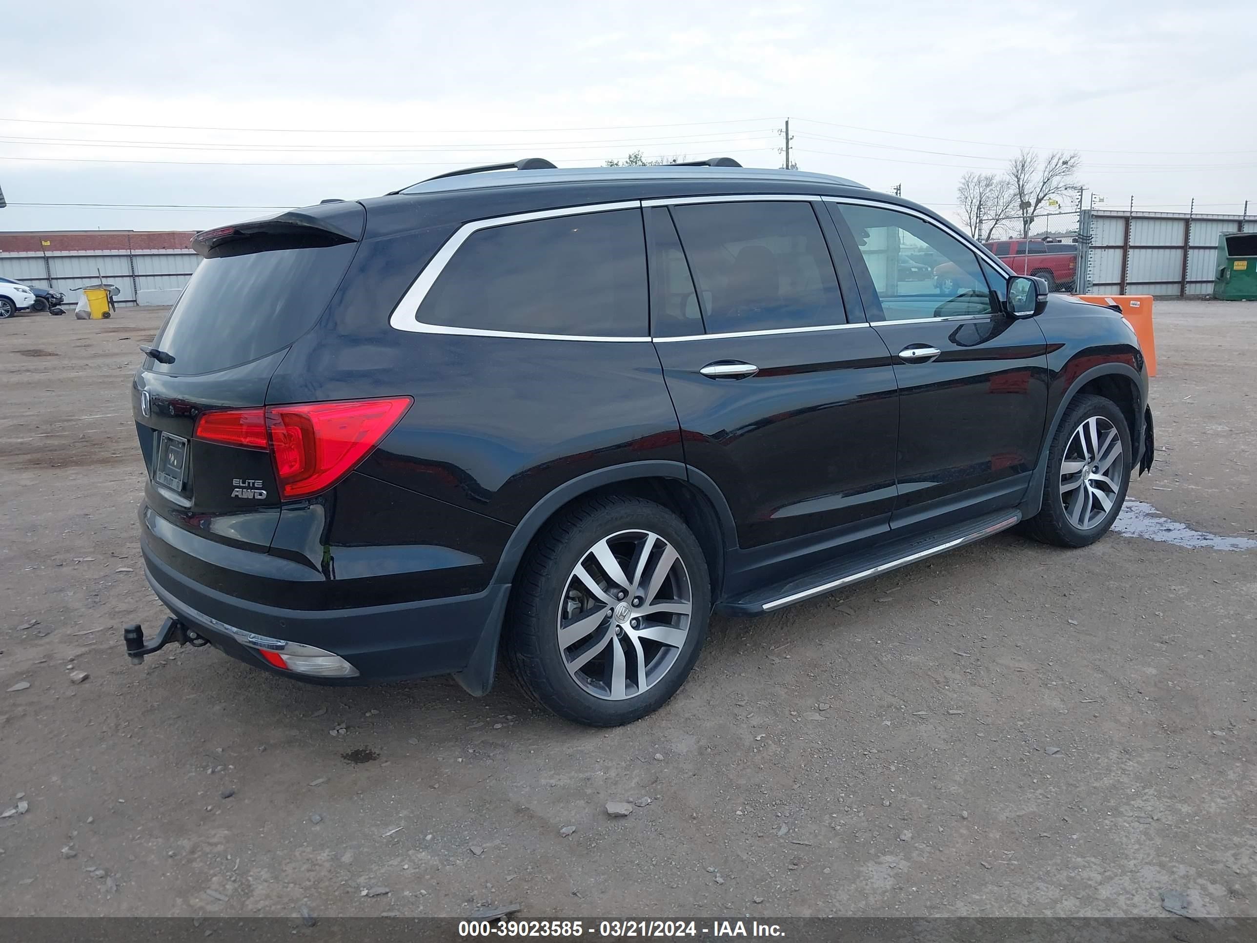 Photo 3 VIN: 5FNYF6H04GB090404 - HONDA PILOT 