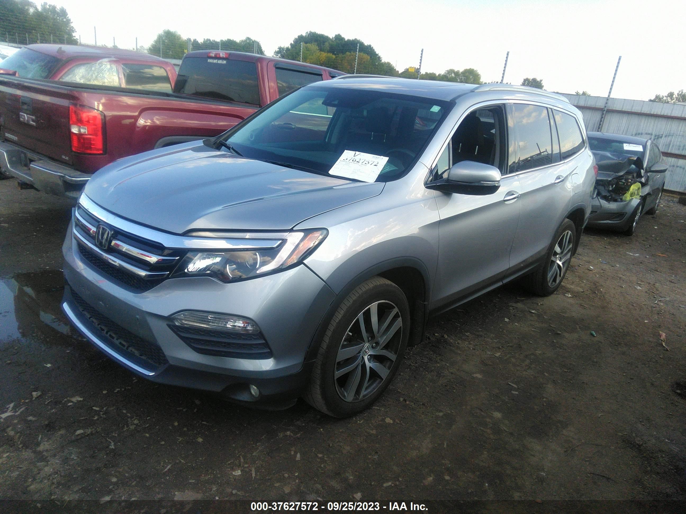 Photo 1 VIN: 5FNYF6H05HB066856 - HONDA PILOT 