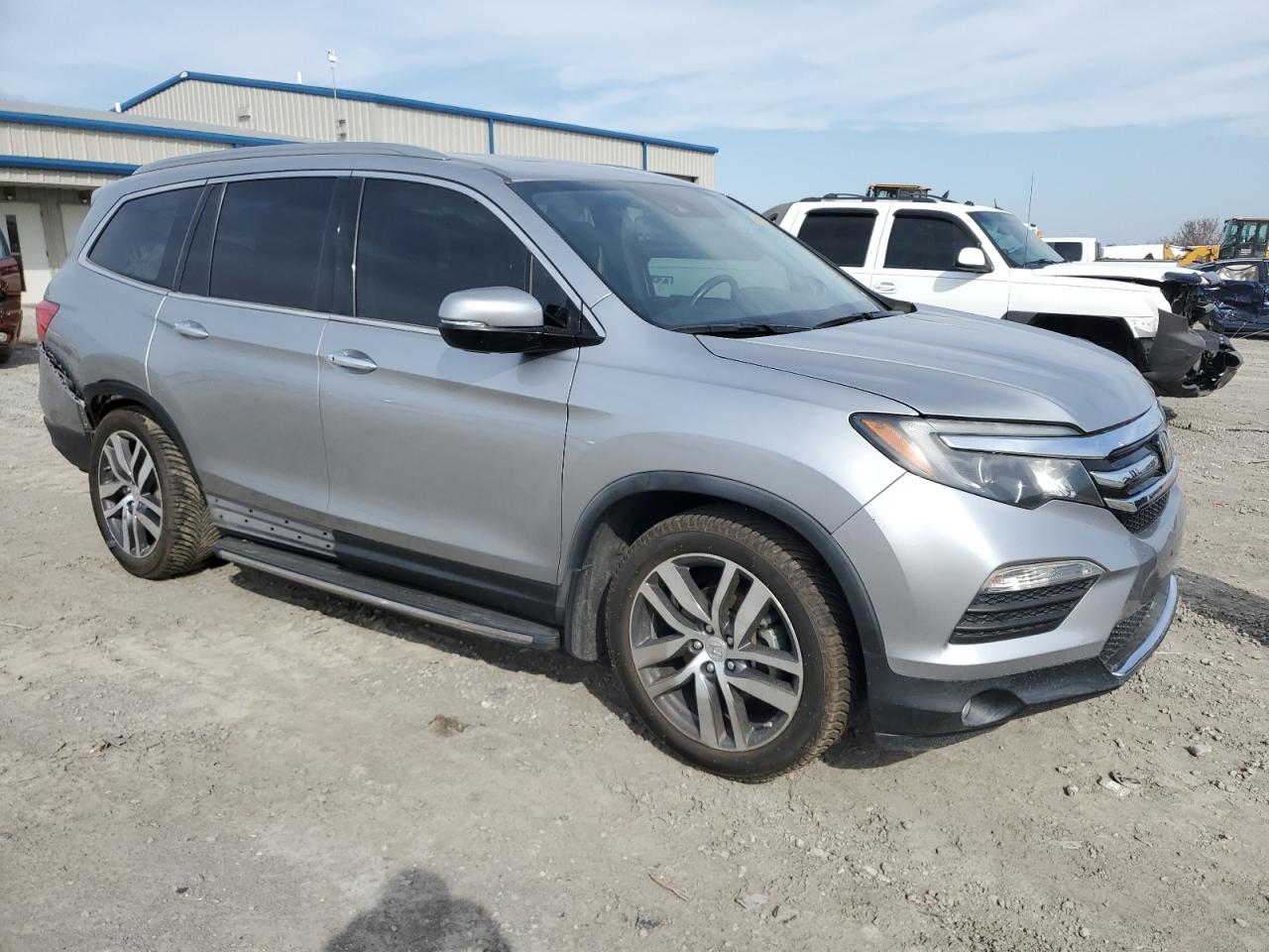 Photo 3 VIN: 5FNYF6H06GB104738 - HONDA PILOT 