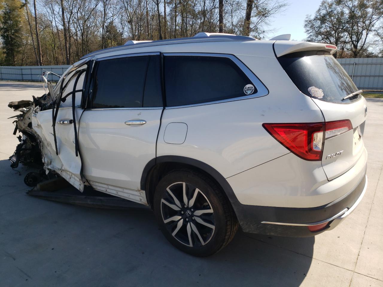 Photo 1 VIN: 5FNYF6H06LB000440 - HONDA PILOT 