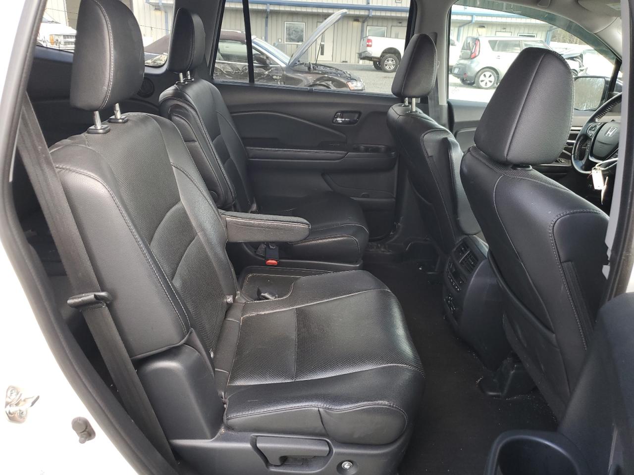 Photo 10 VIN: 5FNYF6H08GB084816 - HONDA PILOT 