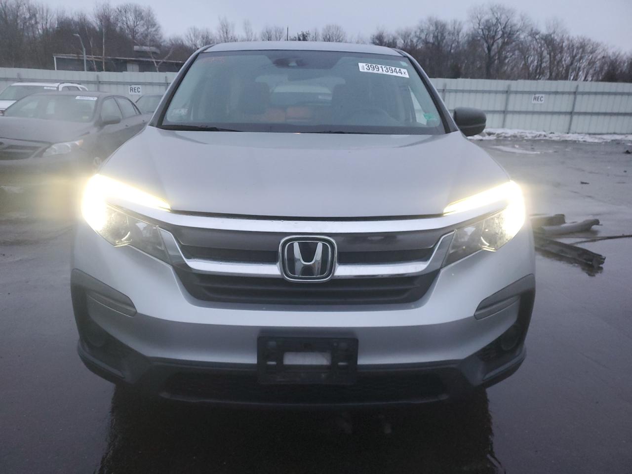 Photo 4 VIN: 5FNYF6H12LB007233 - HONDA PILOT 