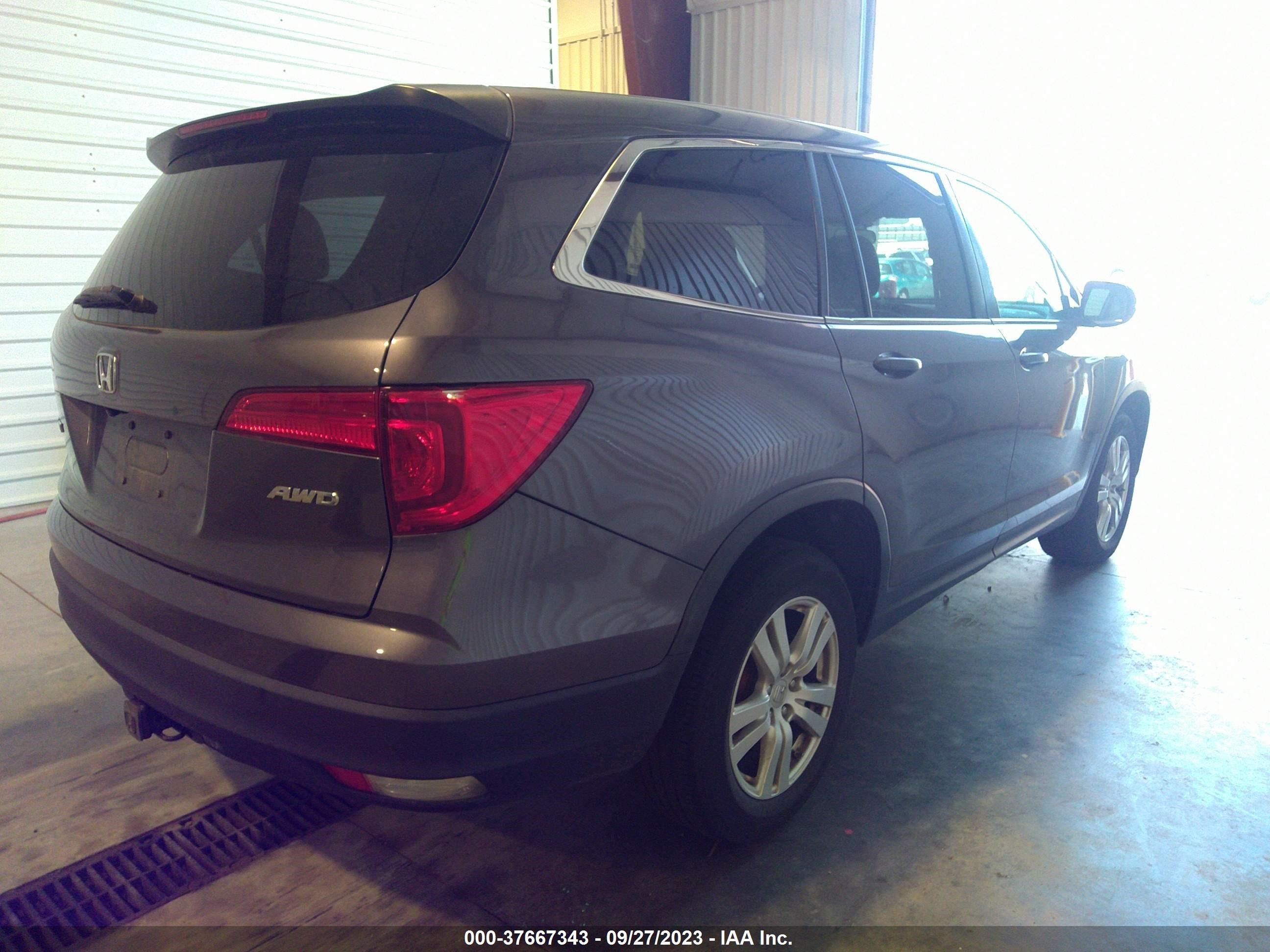 Photo 3 VIN: 5FNYF6H15GB094633 - HONDA PILOT 