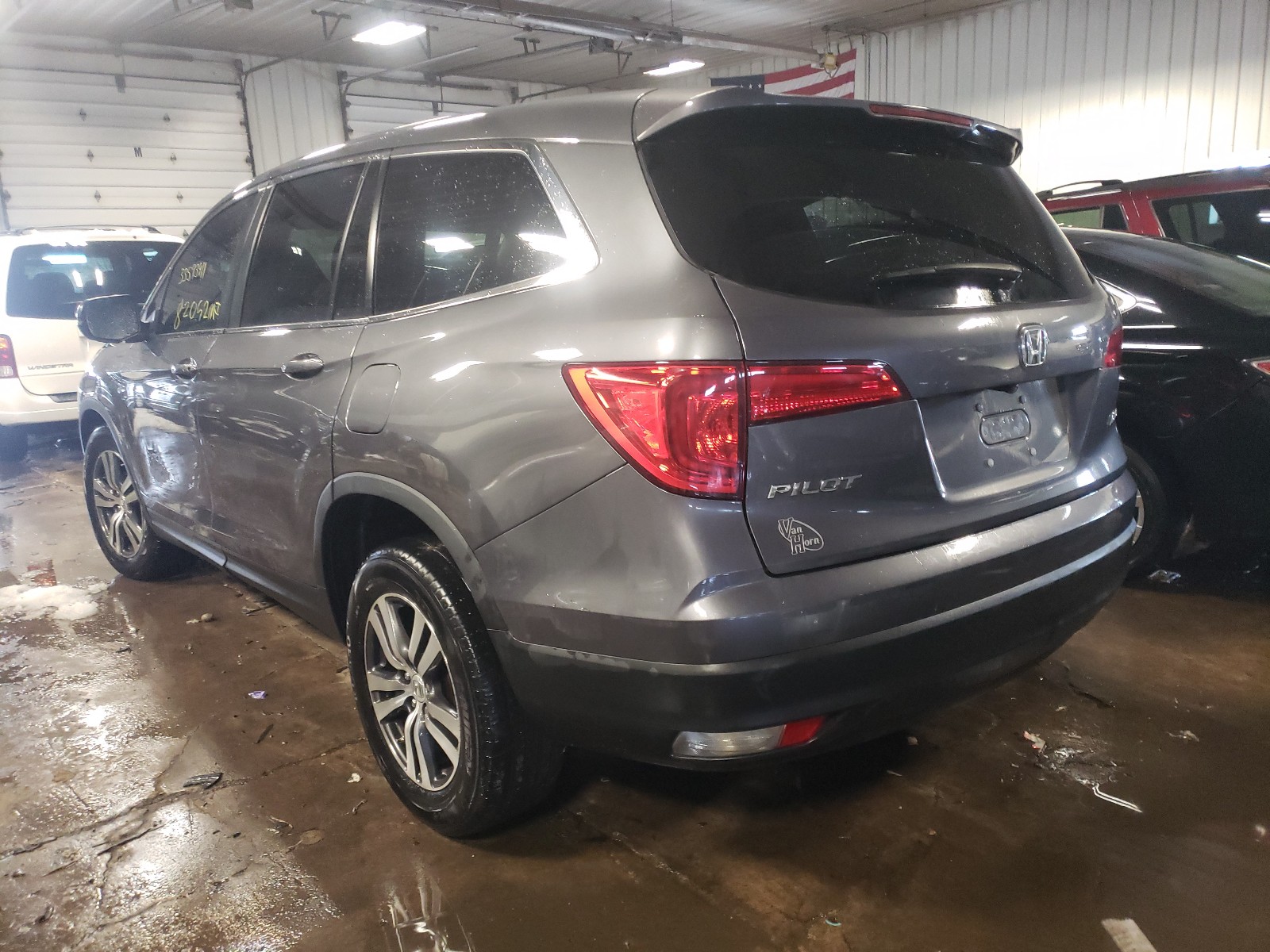 Photo 2 VIN: 5FNYF6H36GB007758 - HONDA PILOT EX 