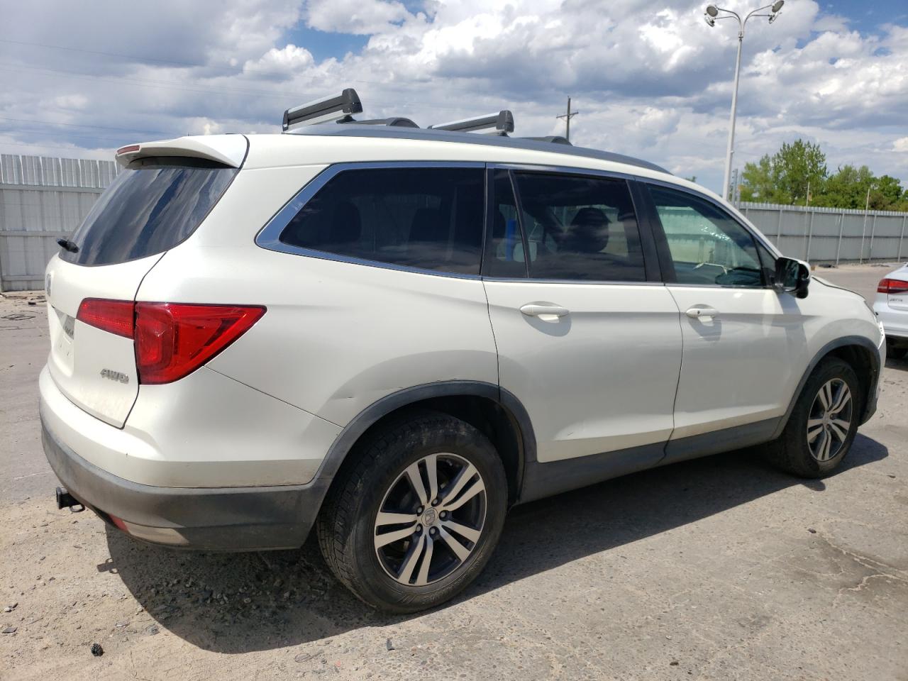 Photo 2 VIN: 5FNYF6H36GB043546 - HONDA PILOT 