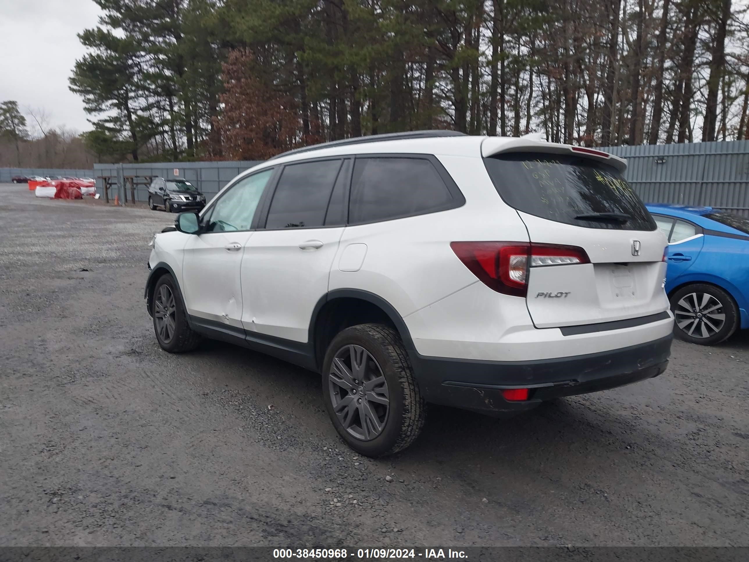 Photo 2 VIN: 5FNYF6H39NB034997 - HONDA PILOT 