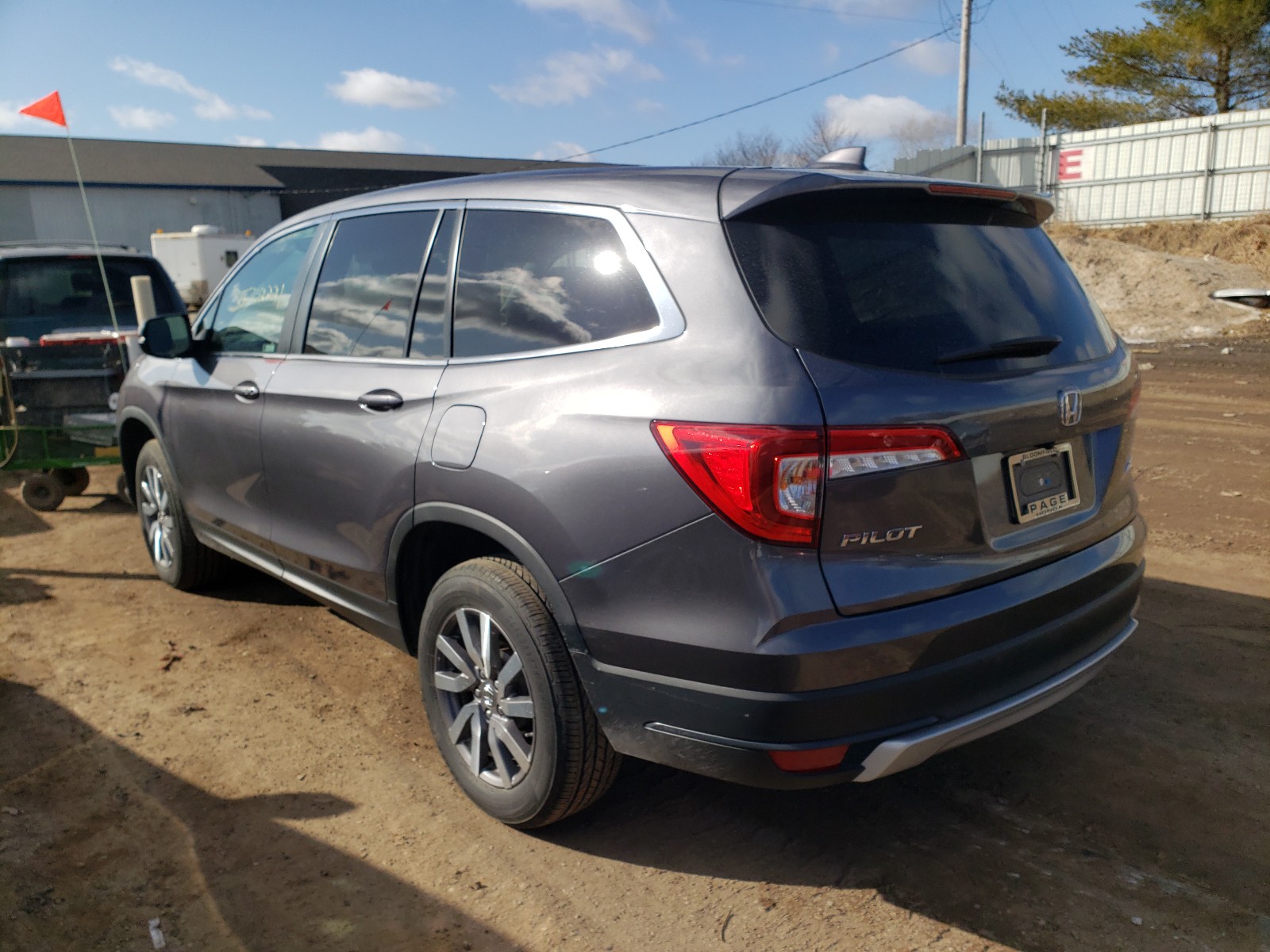 Photo 2 VIN: 5FNYF6H51KB078067 - HONDA PILOT EXL 