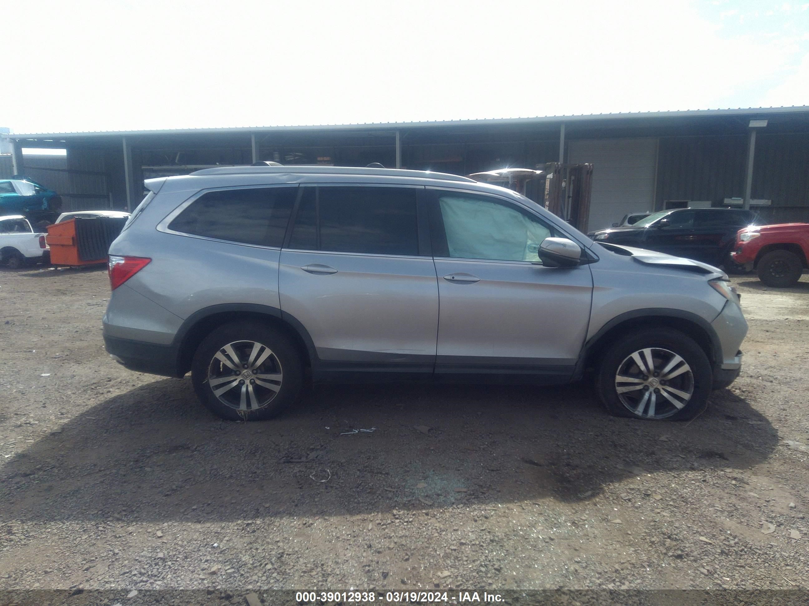 Photo 11 VIN: 5FNYF6H52GB016068 - HONDA PILOT 