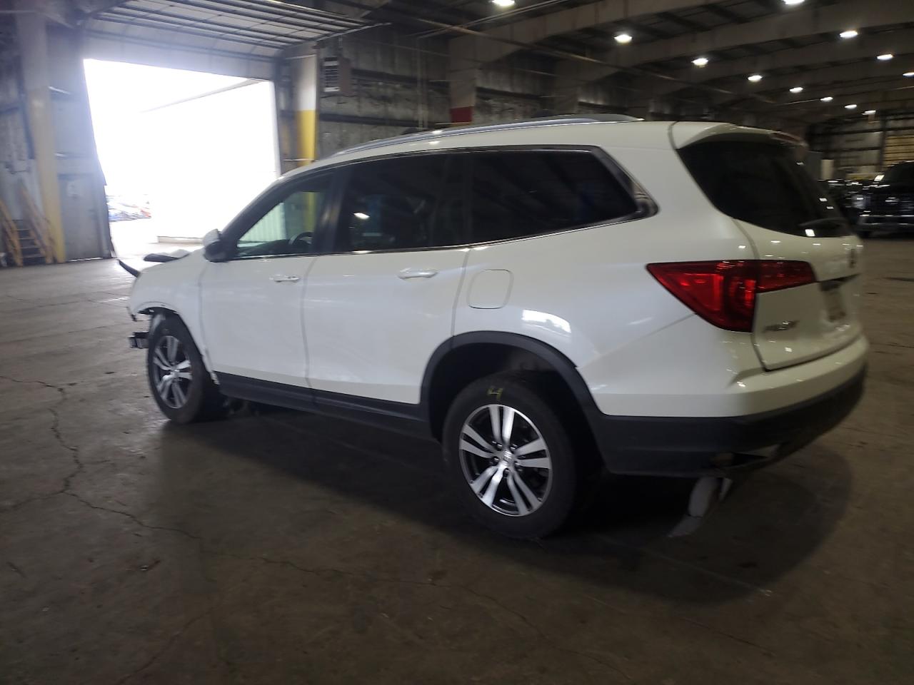 Photo 1 VIN: 5FNYF6H53GB113974 - HONDA PILOT 