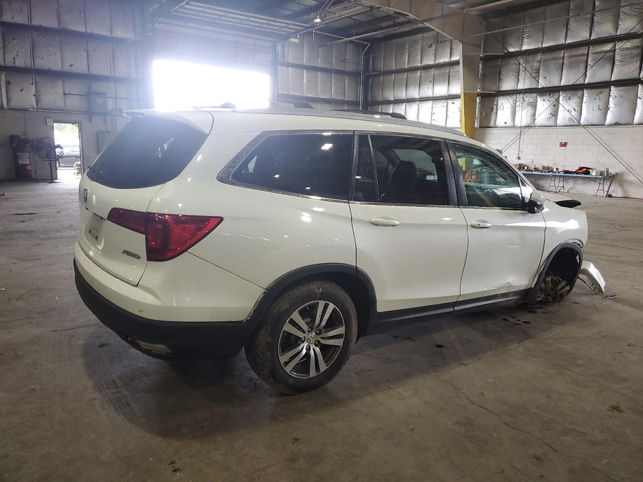 Photo 2 VIN: 5FNYF6H53GB113974 - HONDA PILOT 