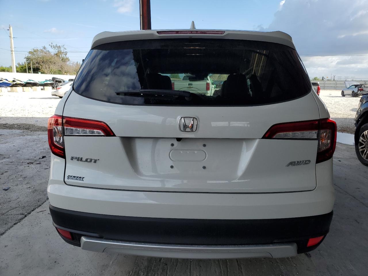 Photo 5 VIN: 5FNYF6H53LB053060 - HONDA PILOT 