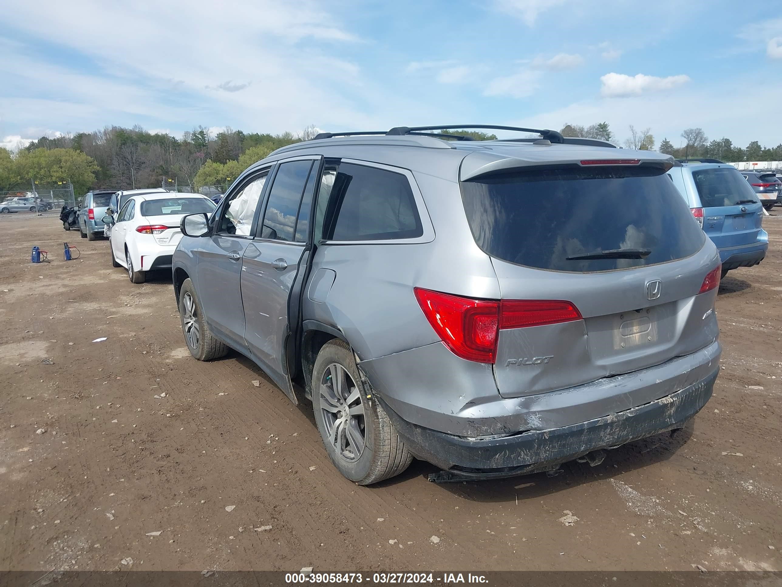 Photo 2 VIN: 5FNYF6H55HB065010 - HONDA PILOT 