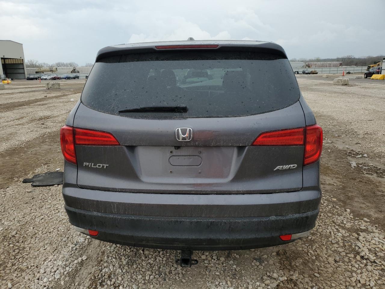 Photo 5 VIN: 5FNYF6H55JB015813 - HONDA PILOT 