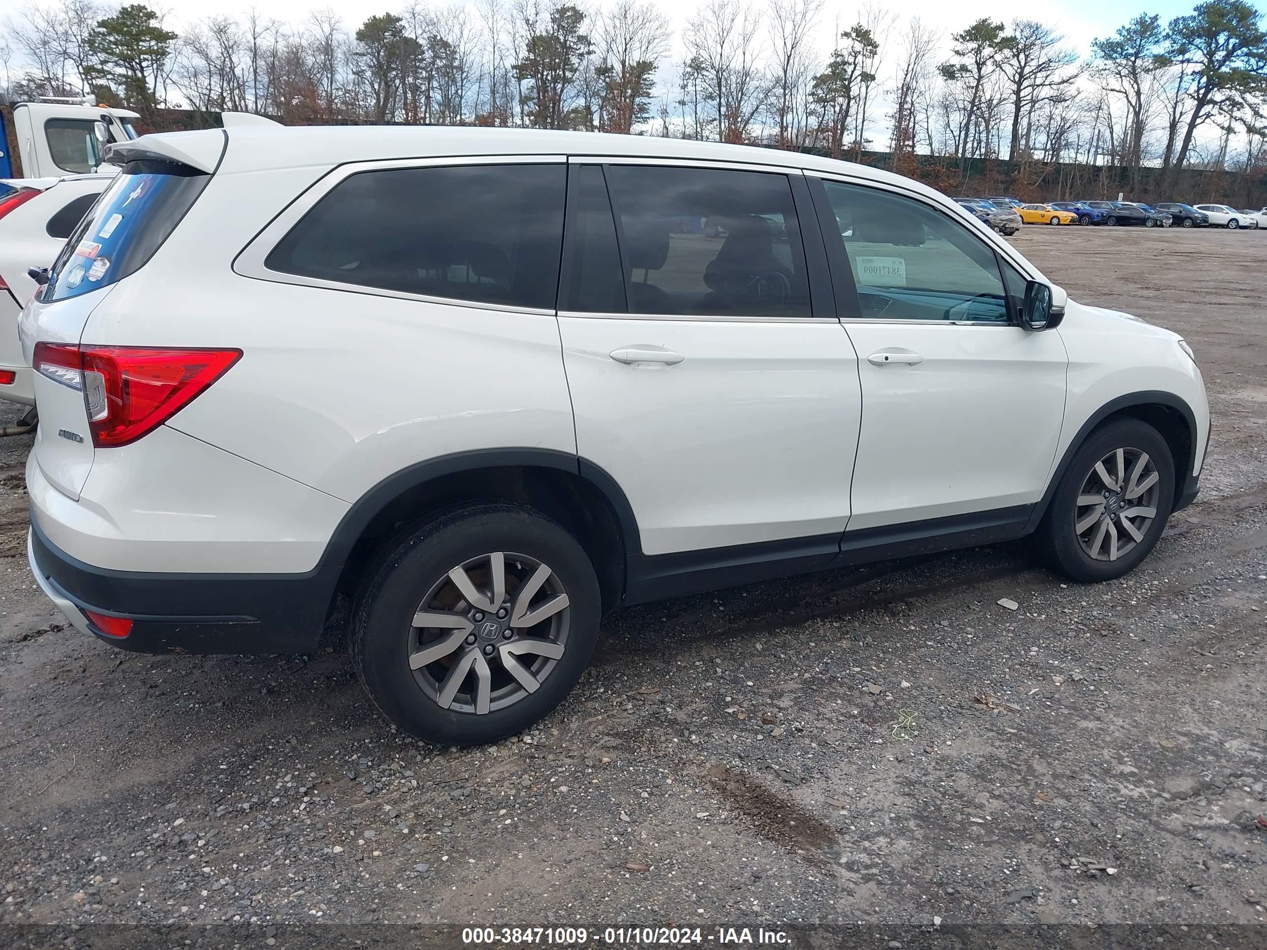 Photo 3 VIN: 5FNYF6H55MB062361 - HONDA PILOT 