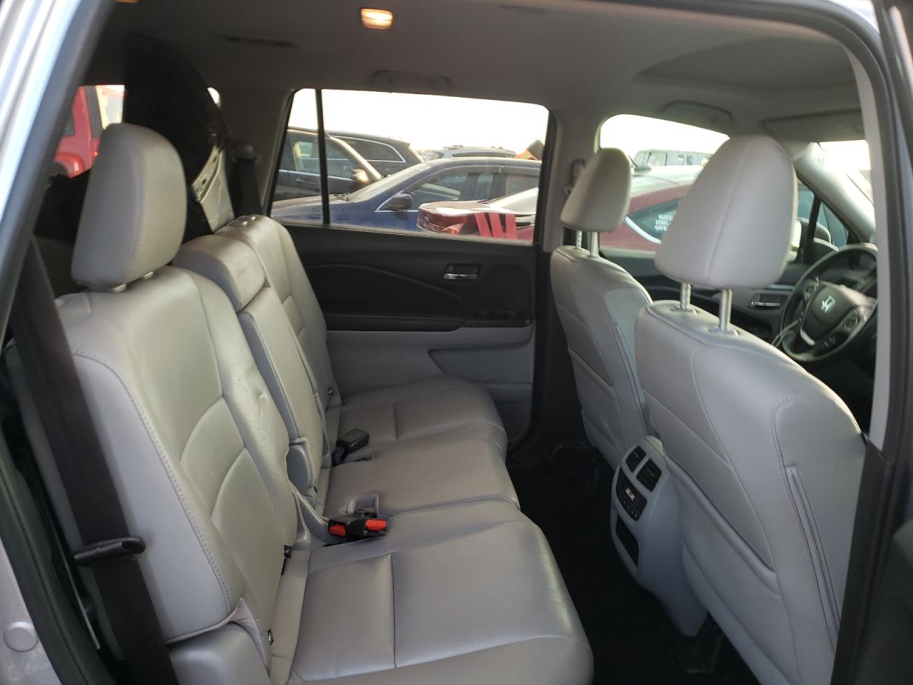 Photo 10 VIN: 5FNYF6H56GB044567 - HONDA PILOT 