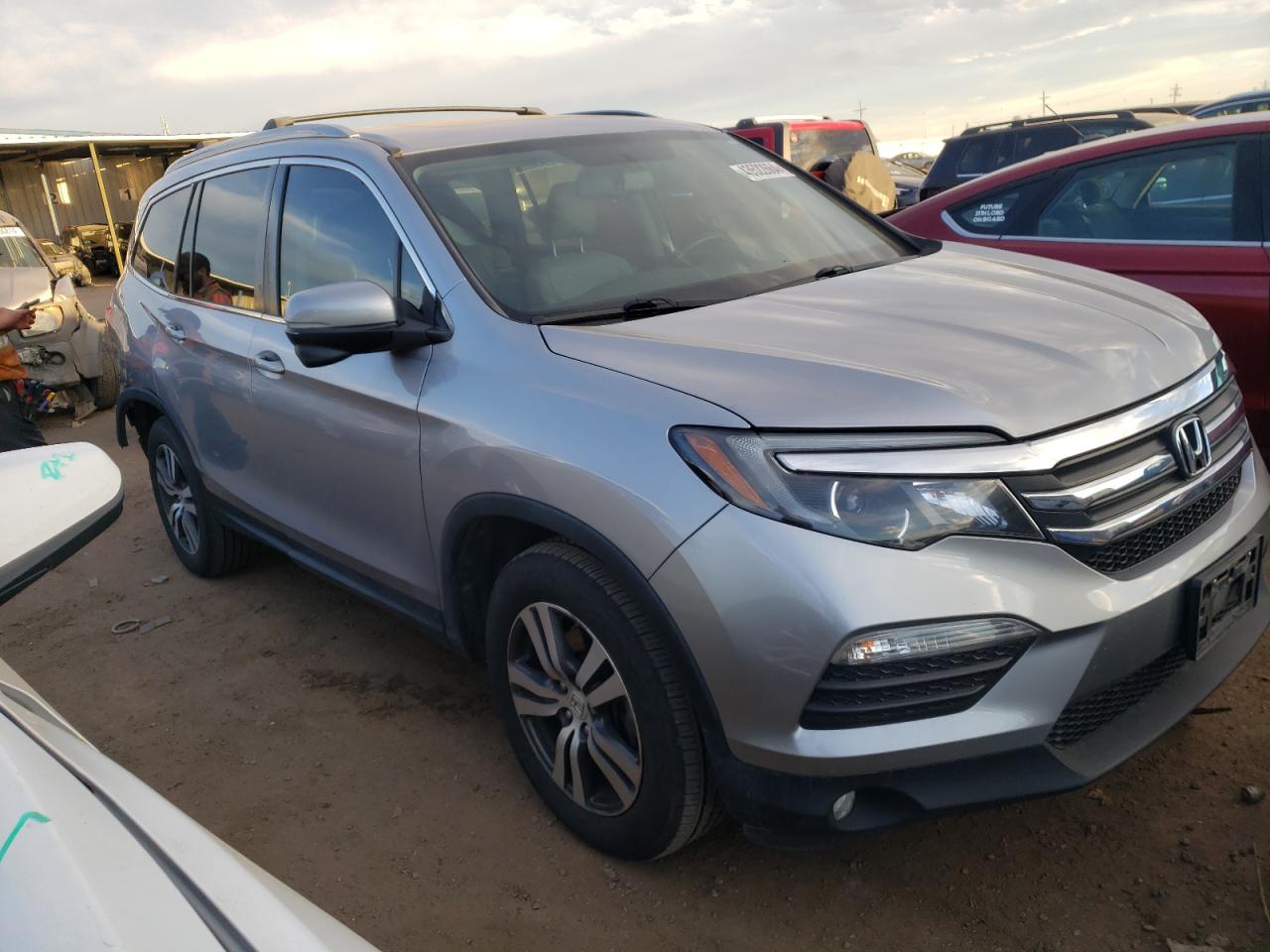 Photo 3 VIN: 5FNYF6H56GB044567 - HONDA PILOT 