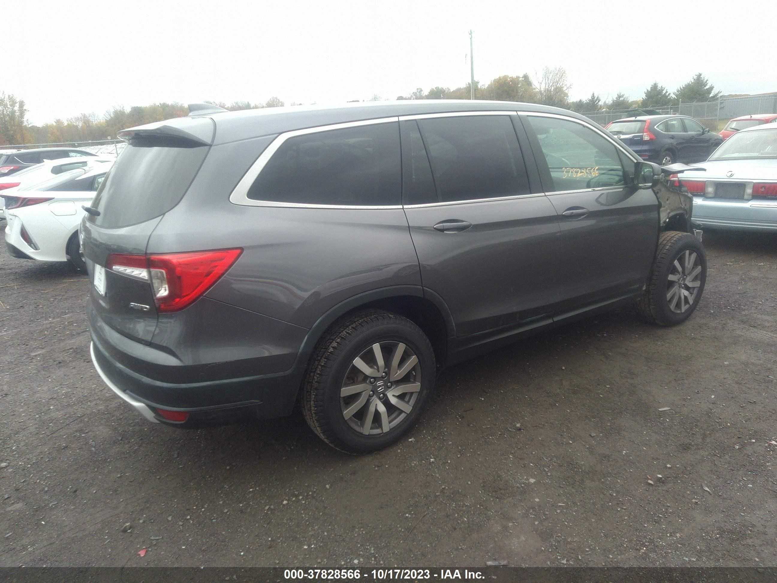 Photo 3 VIN: 5FNYF6H56LB037984 - HONDA PILOT 