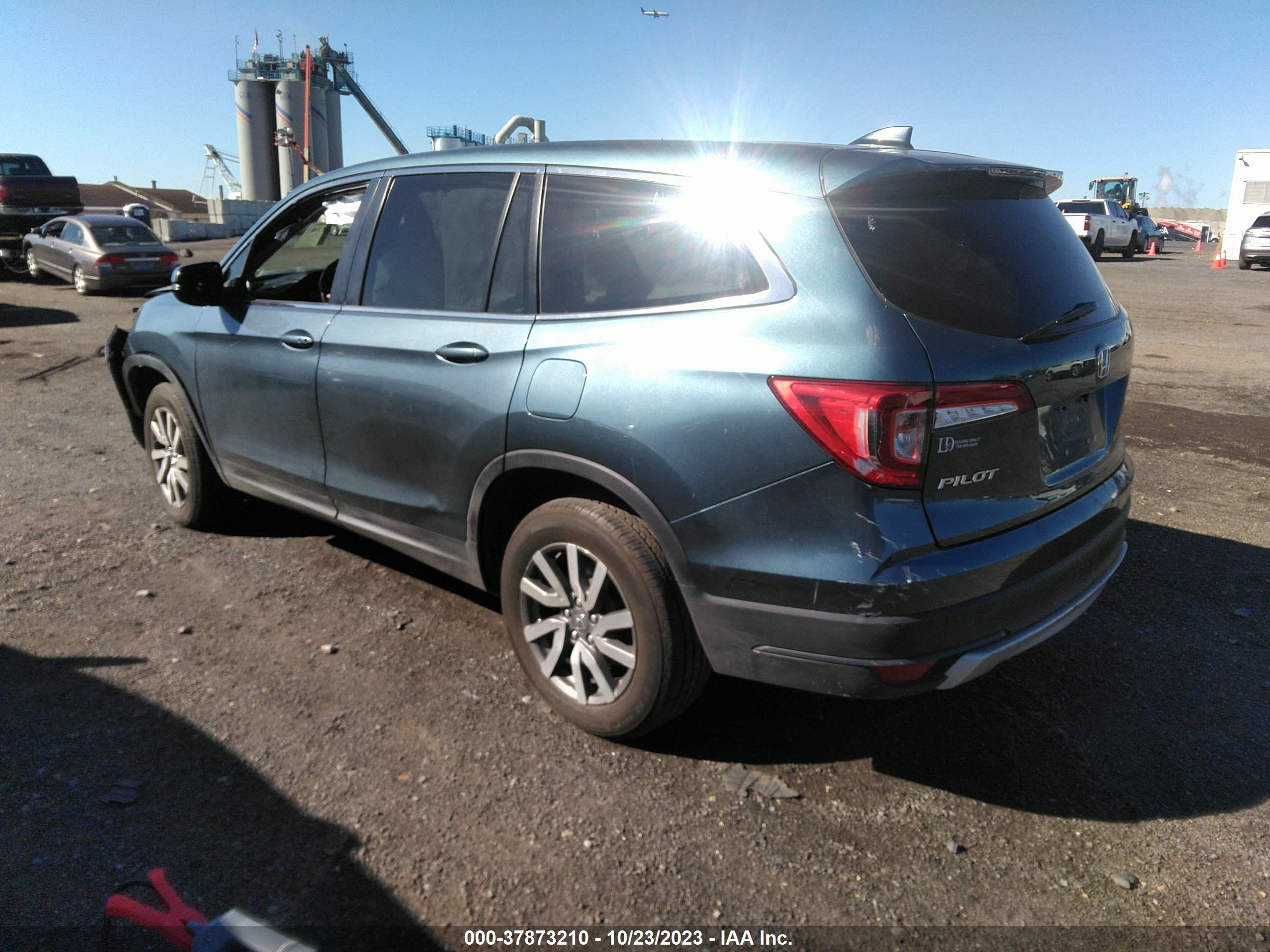 Photo 2 VIN: 5FNYF6H56MB006381 - HONDA PILOT 