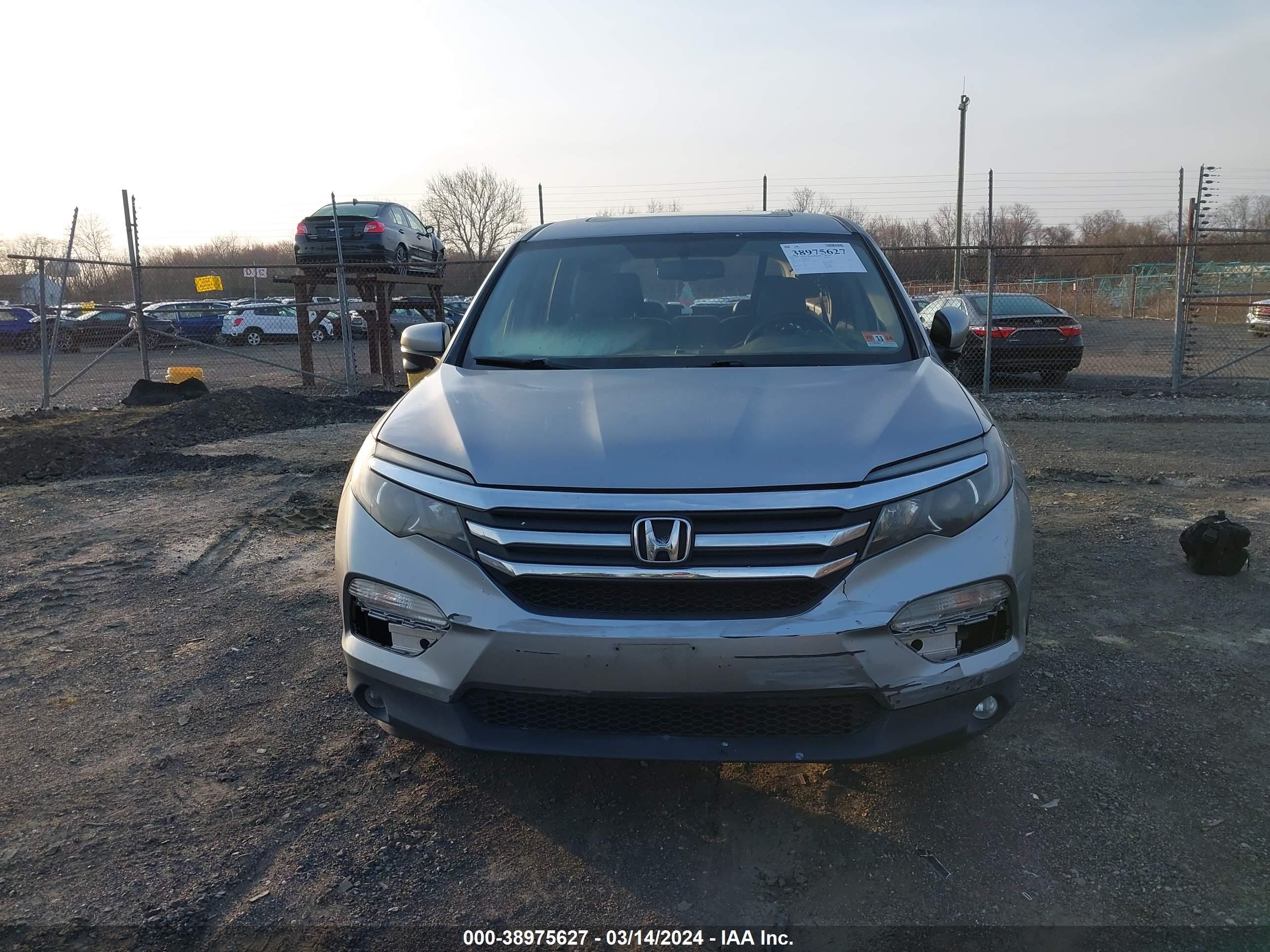 Photo 11 VIN: 5FNYF6H5XHB010178 - HONDA PILOT 