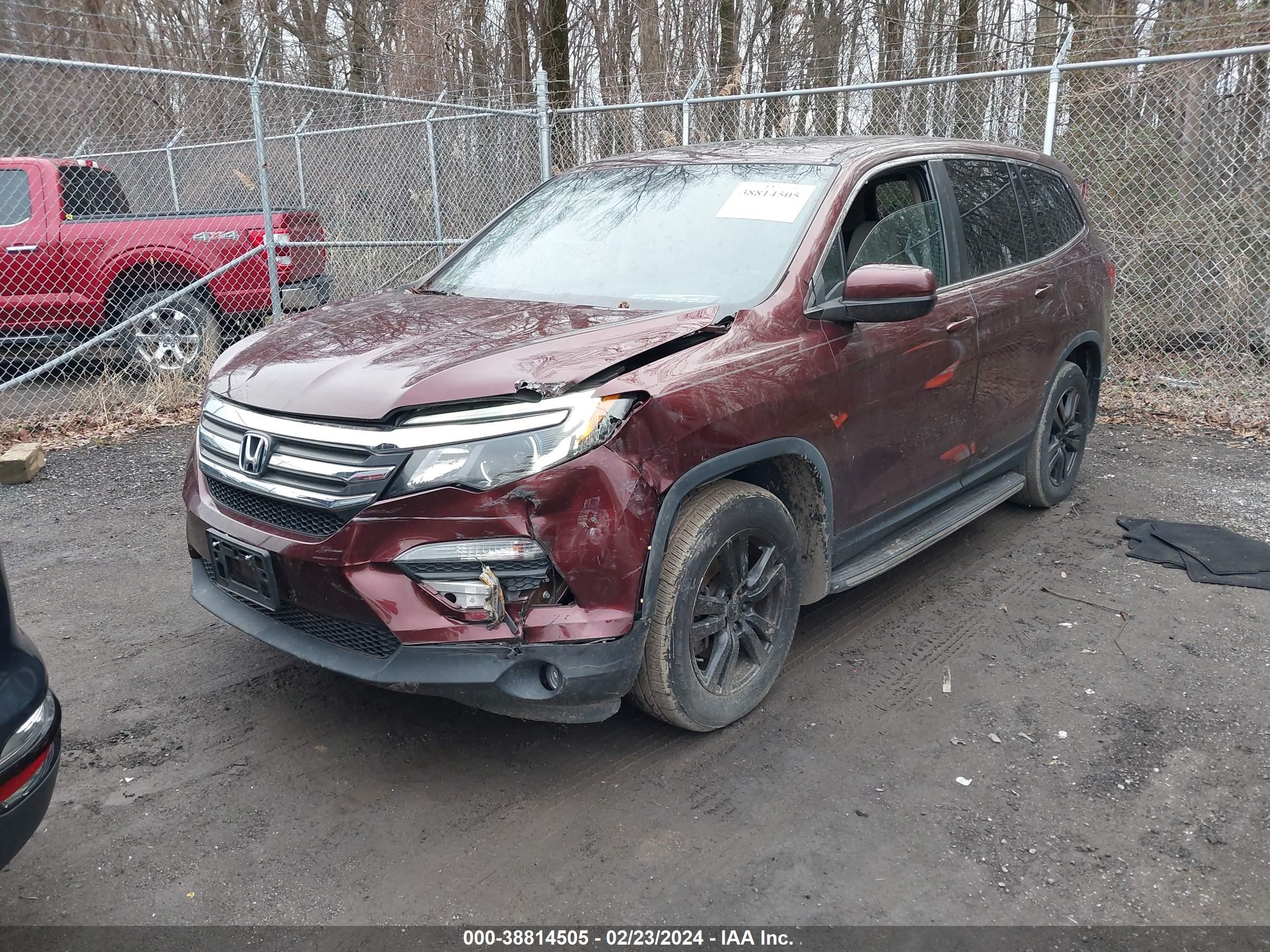 Photo 1 VIN: 5FNYF6H70JB047375 - HONDA PILOT 