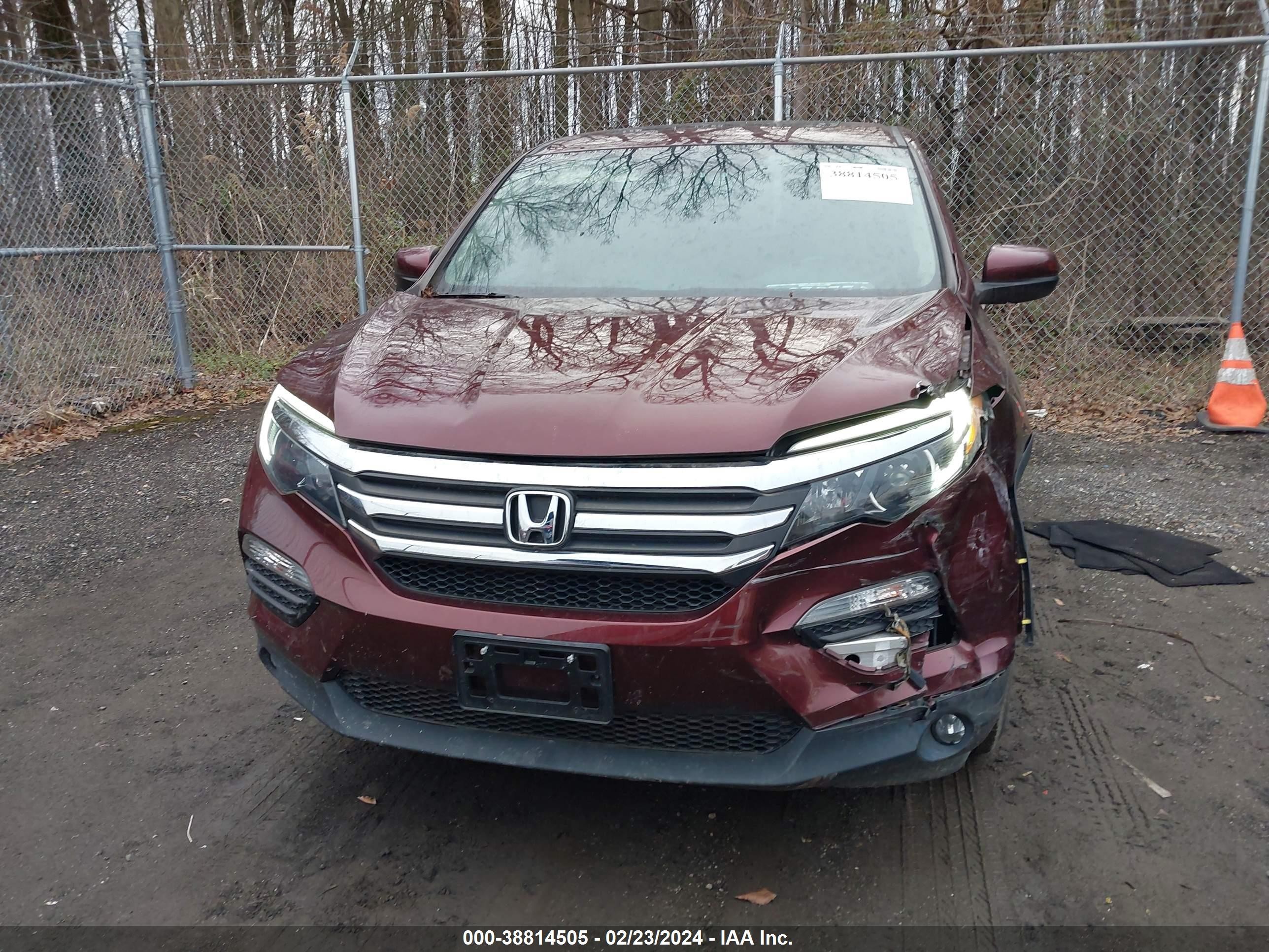 Photo 11 VIN: 5FNYF6H70JB047375 - HONDA PILOT 