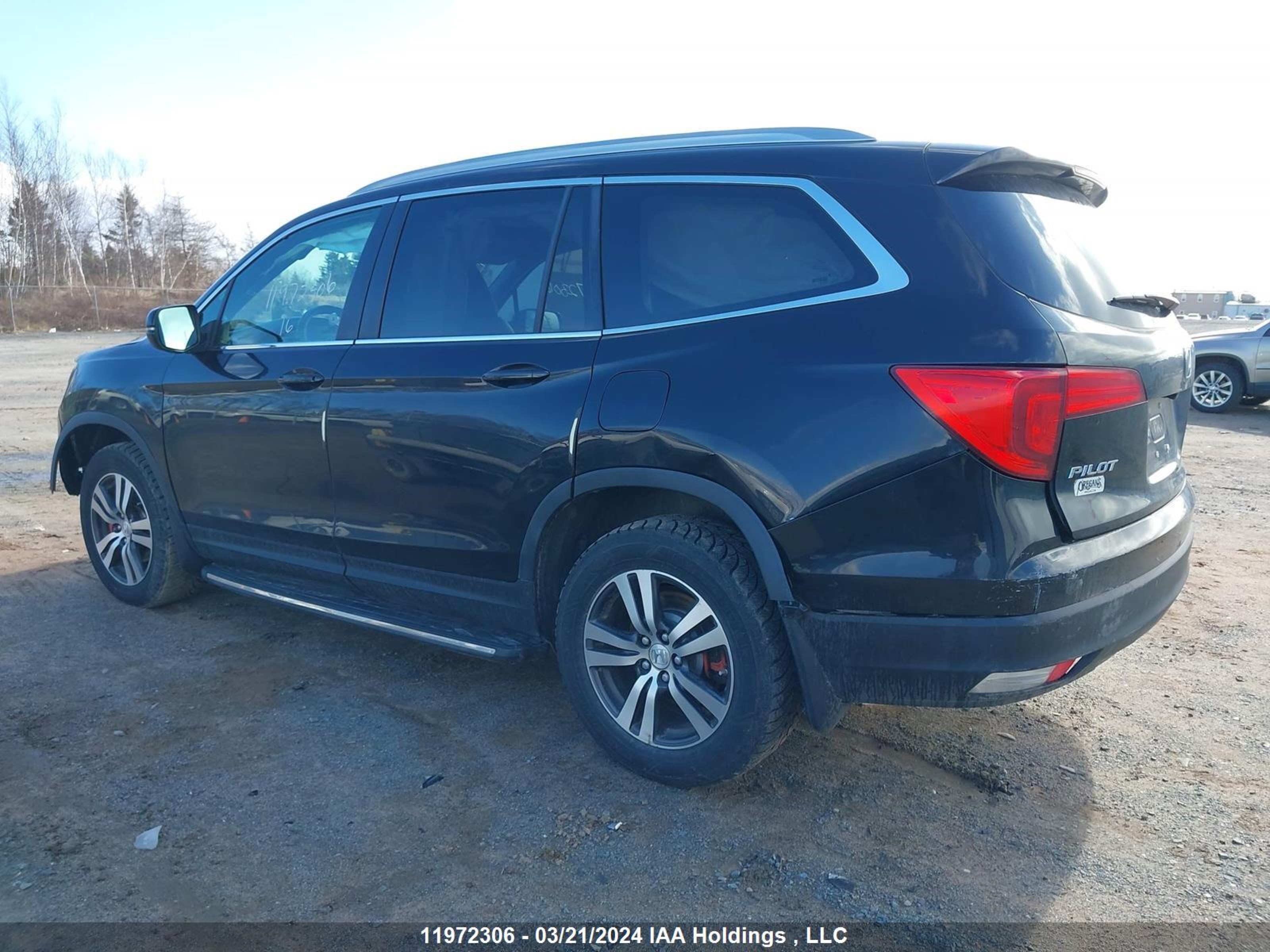 Photo 2 VIN: 5FNYF6H82GB502101 - HONDA PILOT 