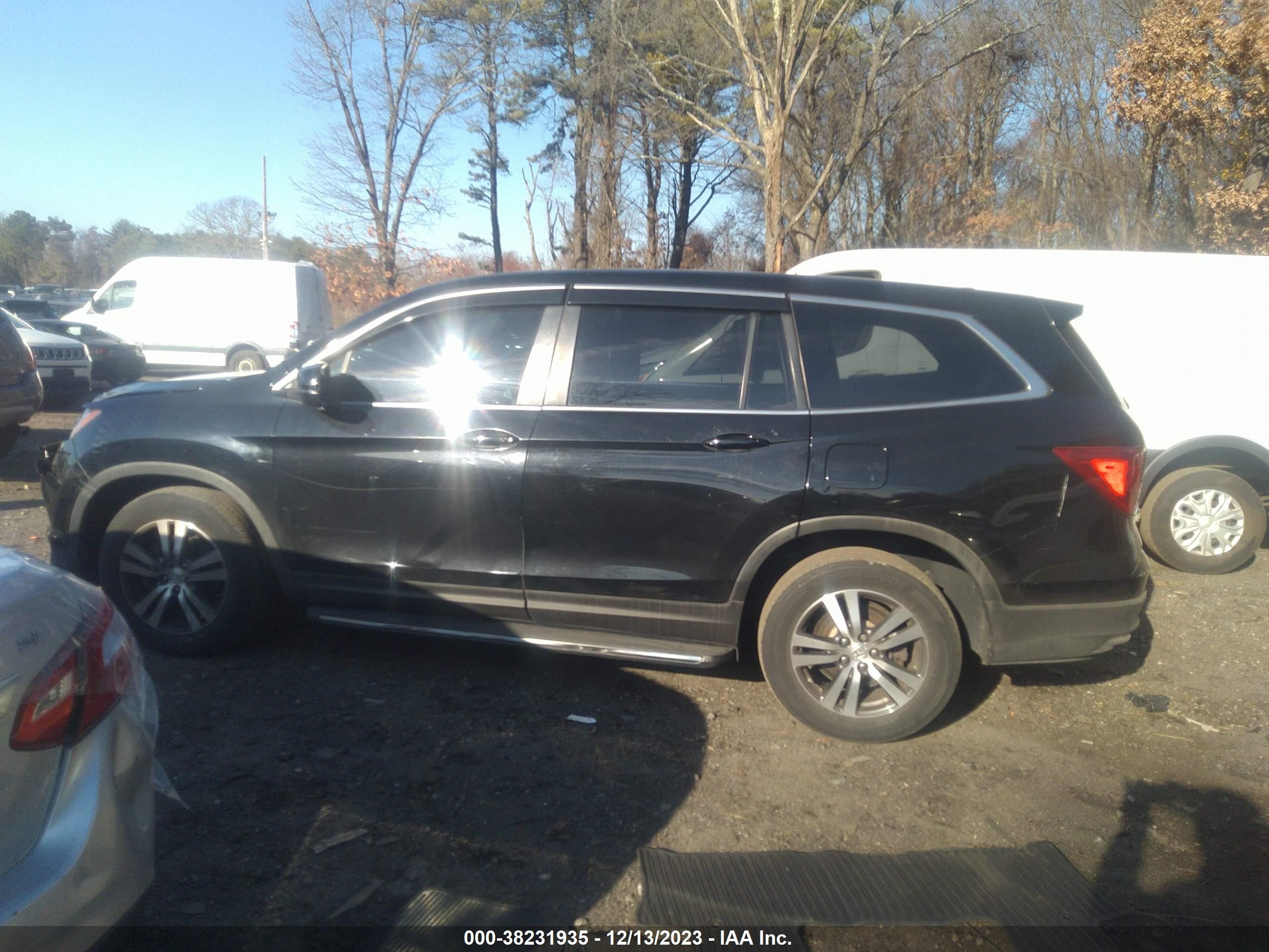 Photo 13 VIN: 5FNYF6H83GB085765 - HONDA PILOT 