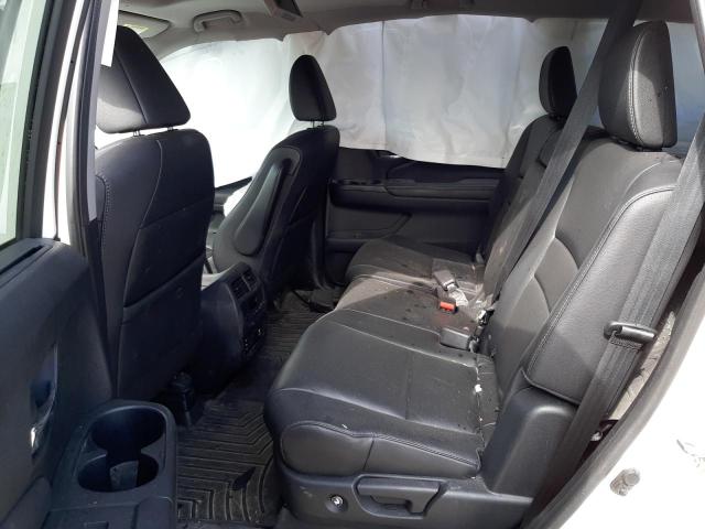 Photo 5 VIN: 5FNYF6H91JB037830 - HONDA PILOT TOUR 