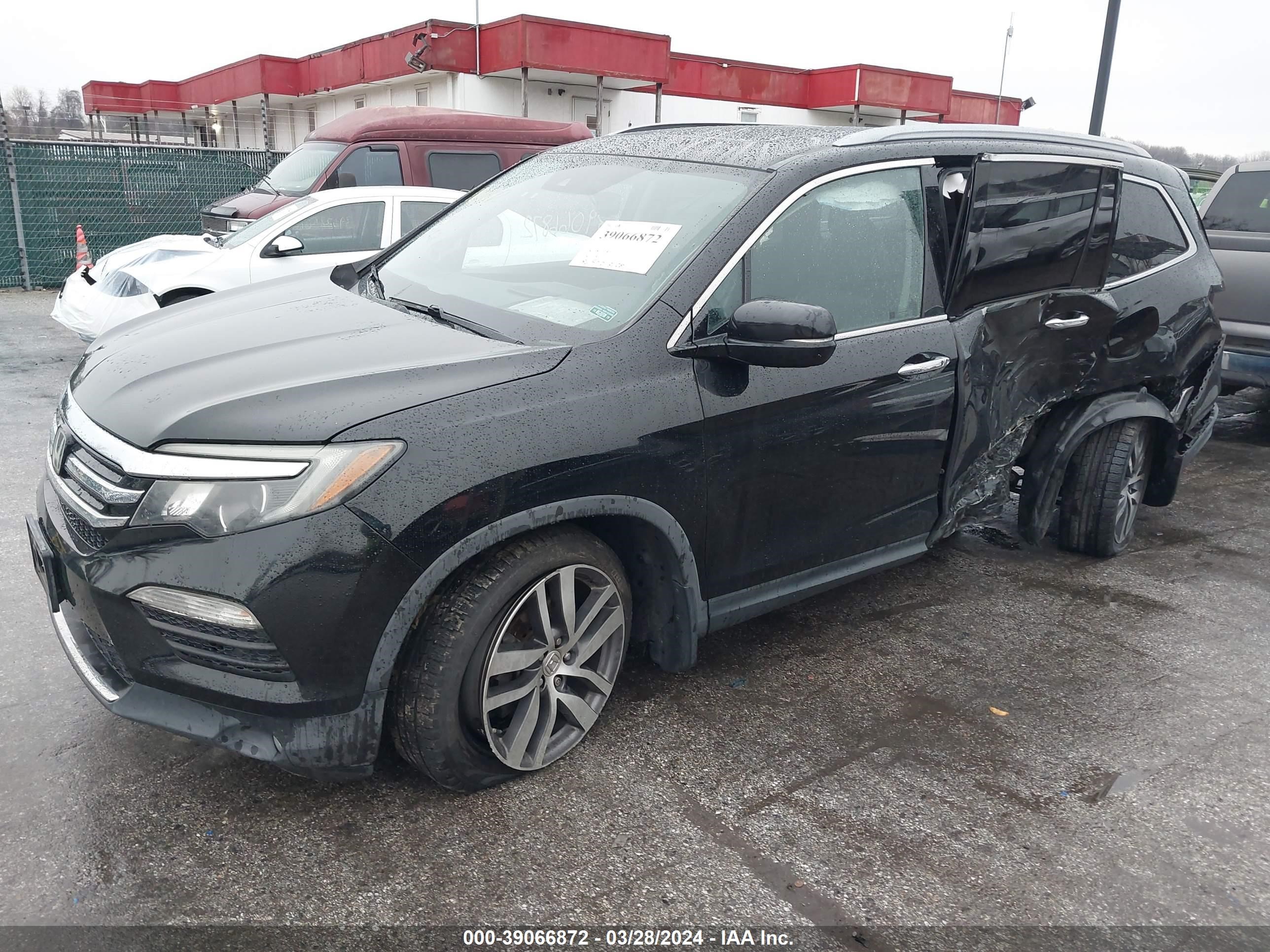 Photo 1 VIN: 5FNYF6H96GB117861 - HONDA PILOT 