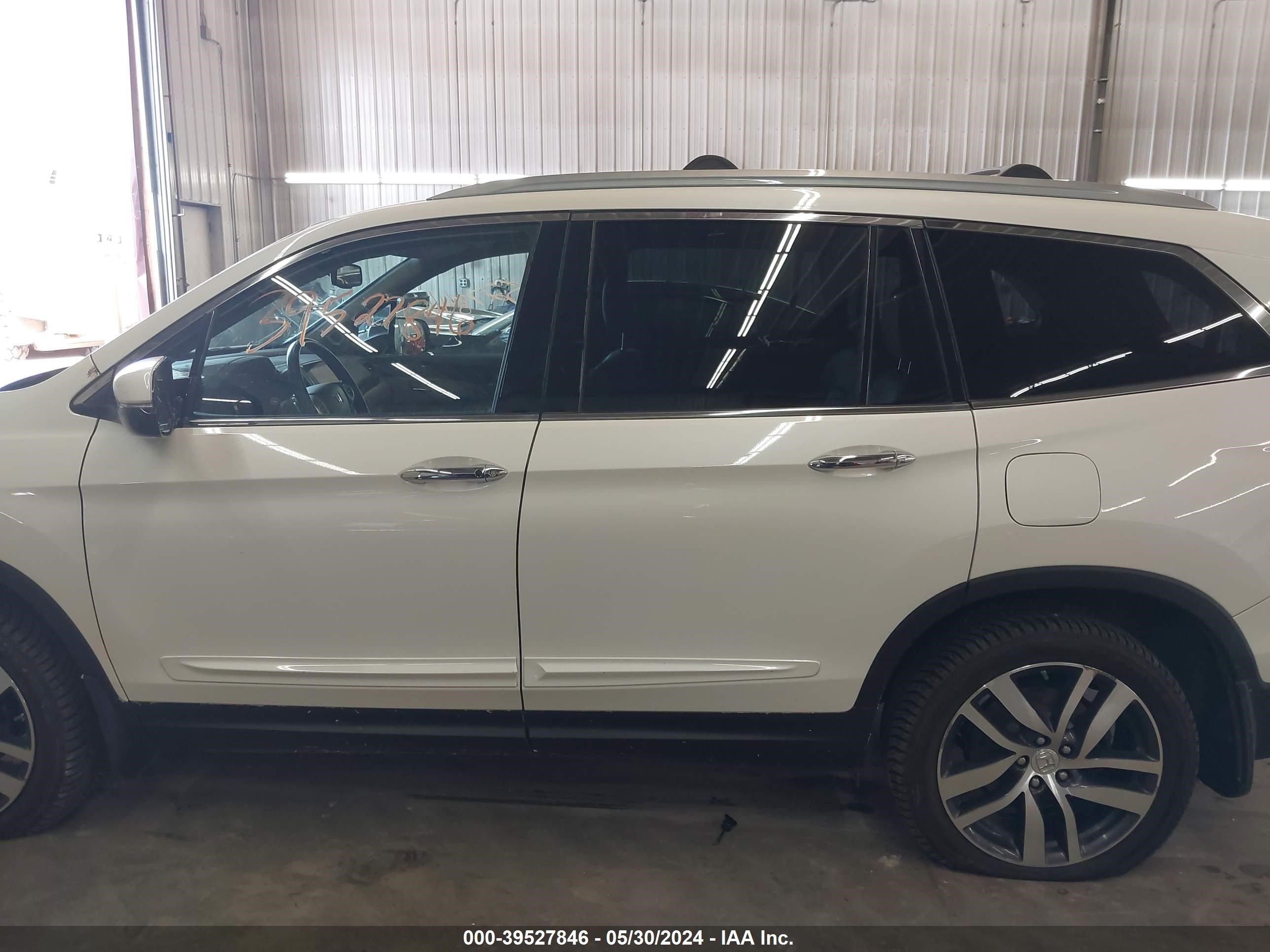 Photo 14 VIN: 5FNYF6H99GB072995 - HONDA PILOT 