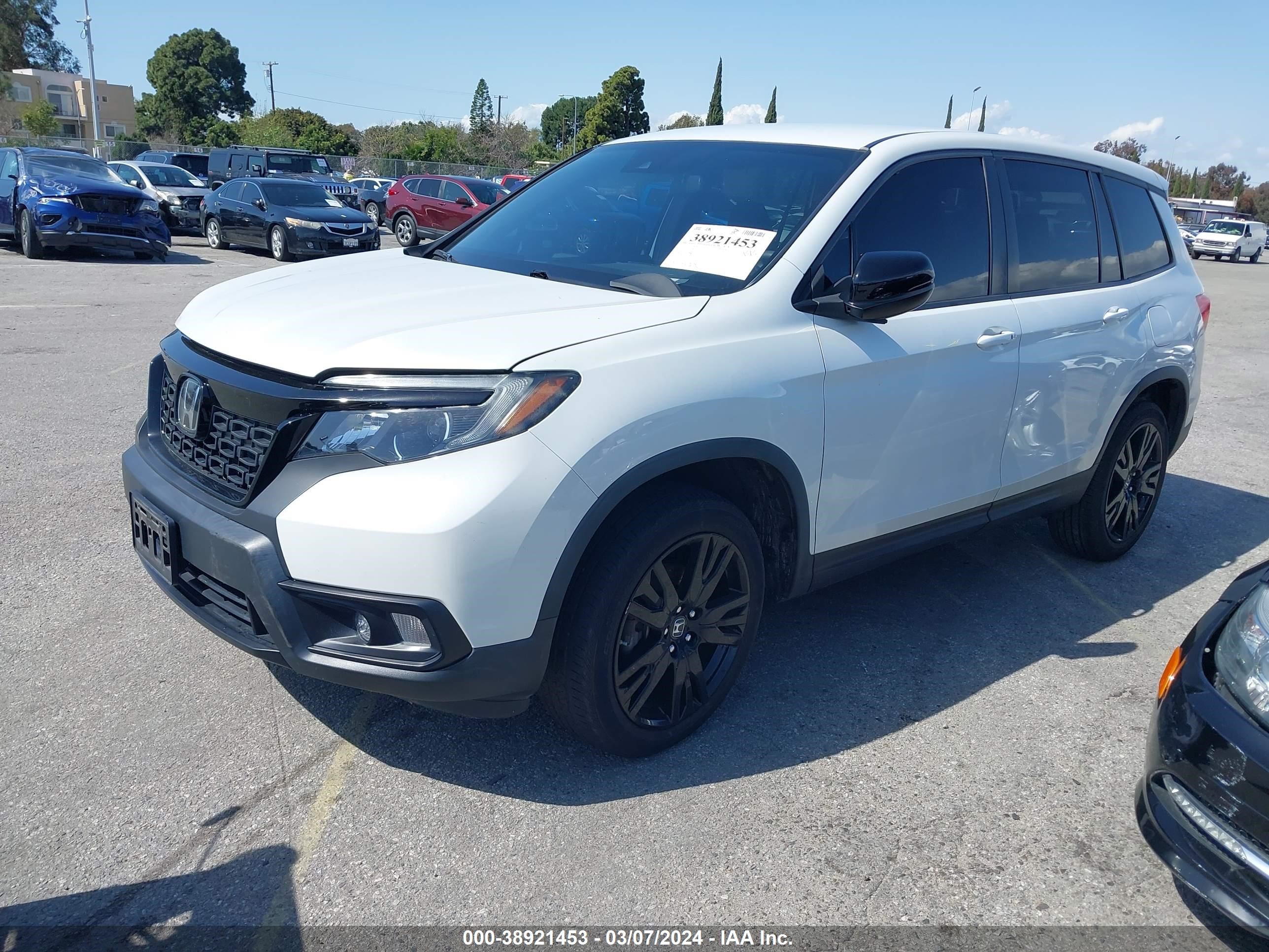 Photo 1 VIN: 5FNYF7H28KB009713 - HONDA PASSPORT 