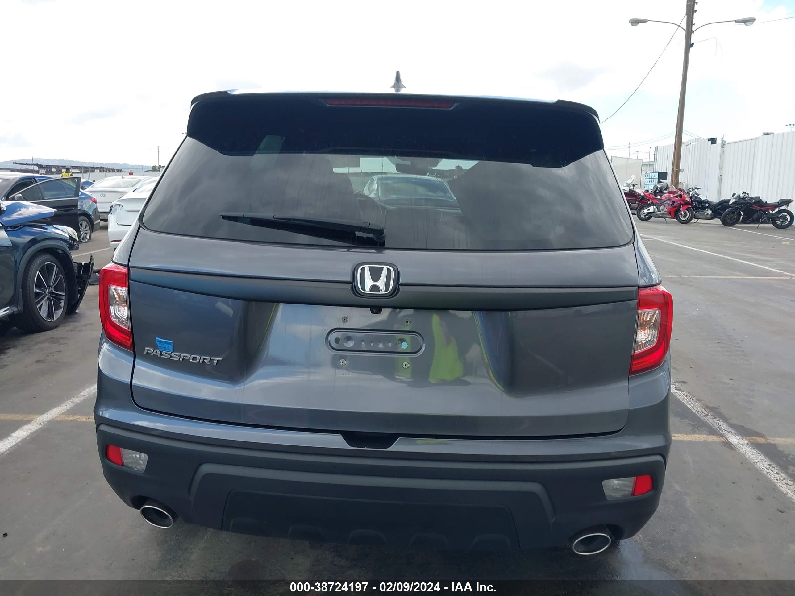 Photo 15 VIN: 5FNYF7H56MB000621 - HONDA PASSPORT 