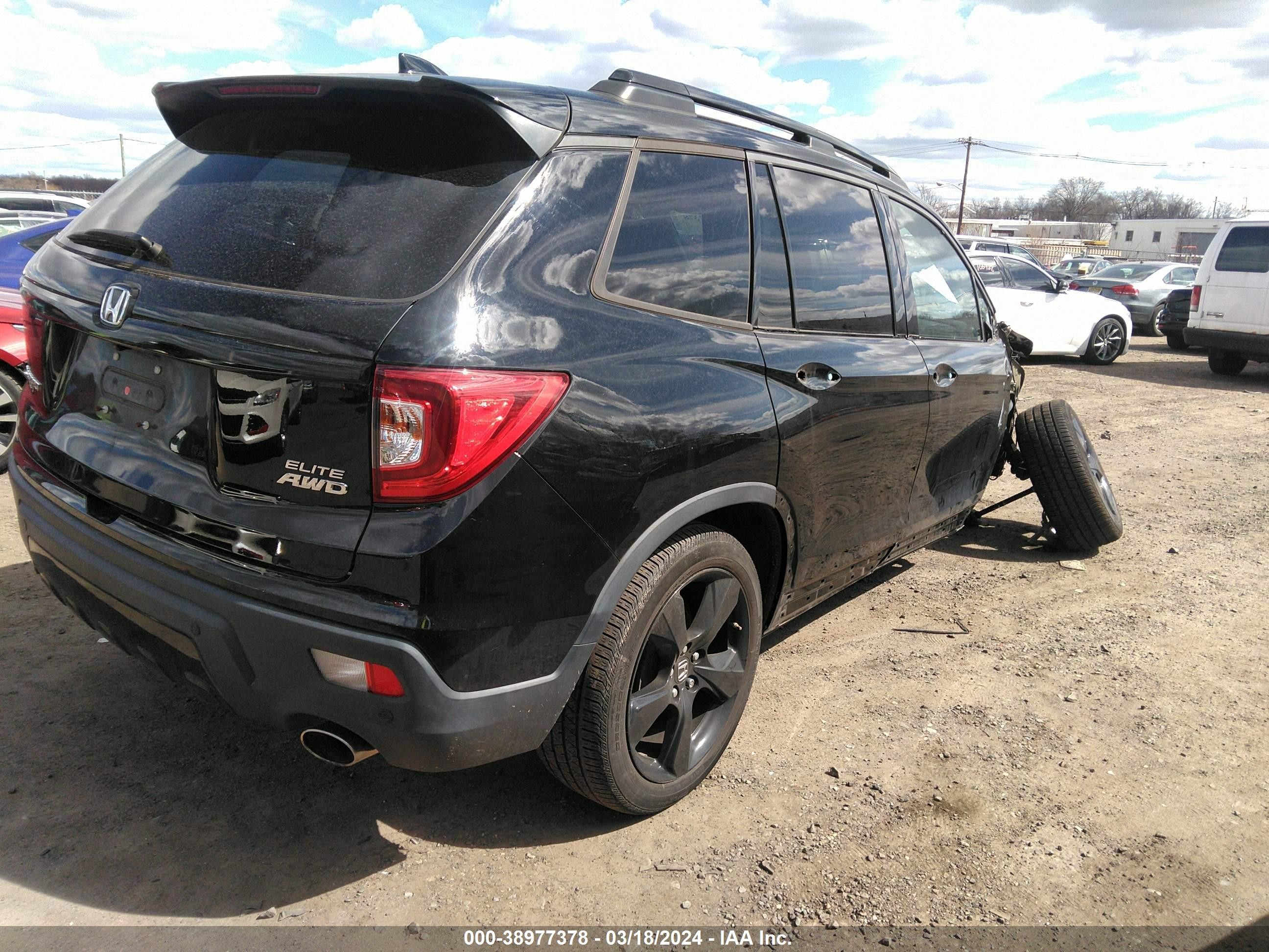 Photo 3 VIN: 5FNYF8H08LB001410 - HONDA PASSPORT 