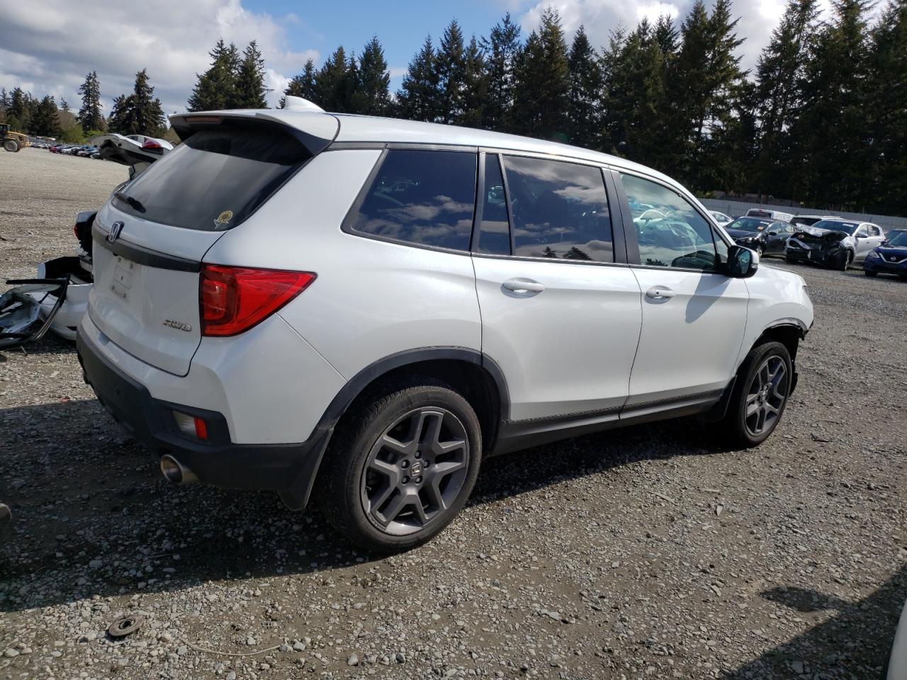 Photo 2 VIN: 5FNYF8H59NB020191 - HONDA PASSPORT 