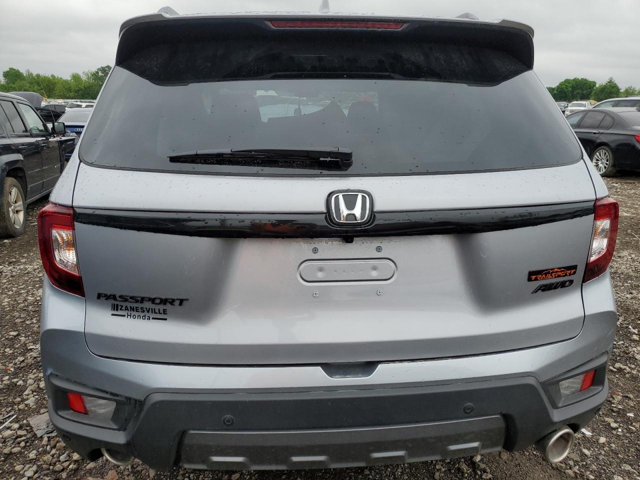 Photo 5 VIN: 5FNYF8H60RB004573 - HONDA PASSPORT 