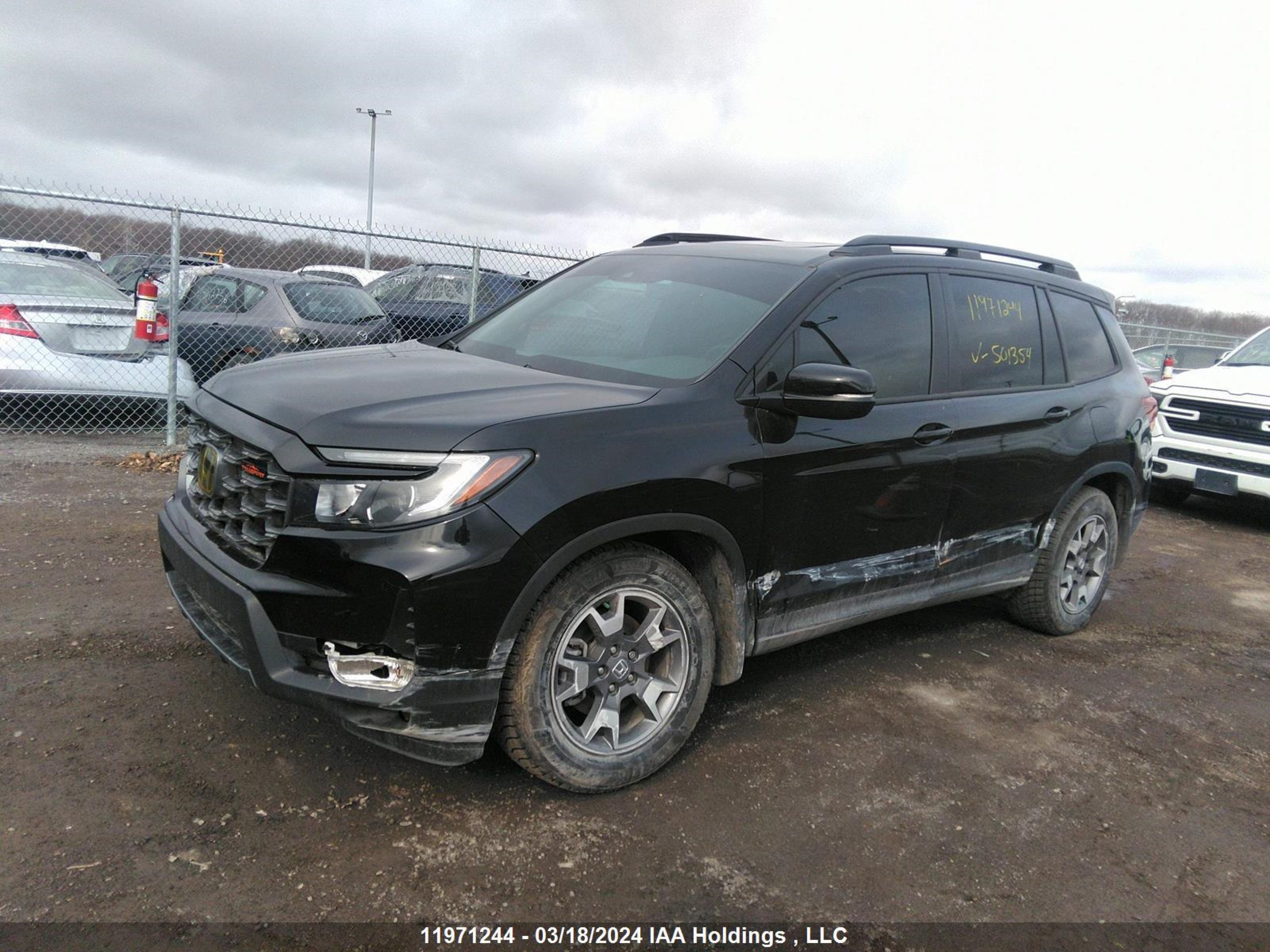 Photo 1 VIN: 5FNYF8H61PB501354 - HONDA PASSPORT 