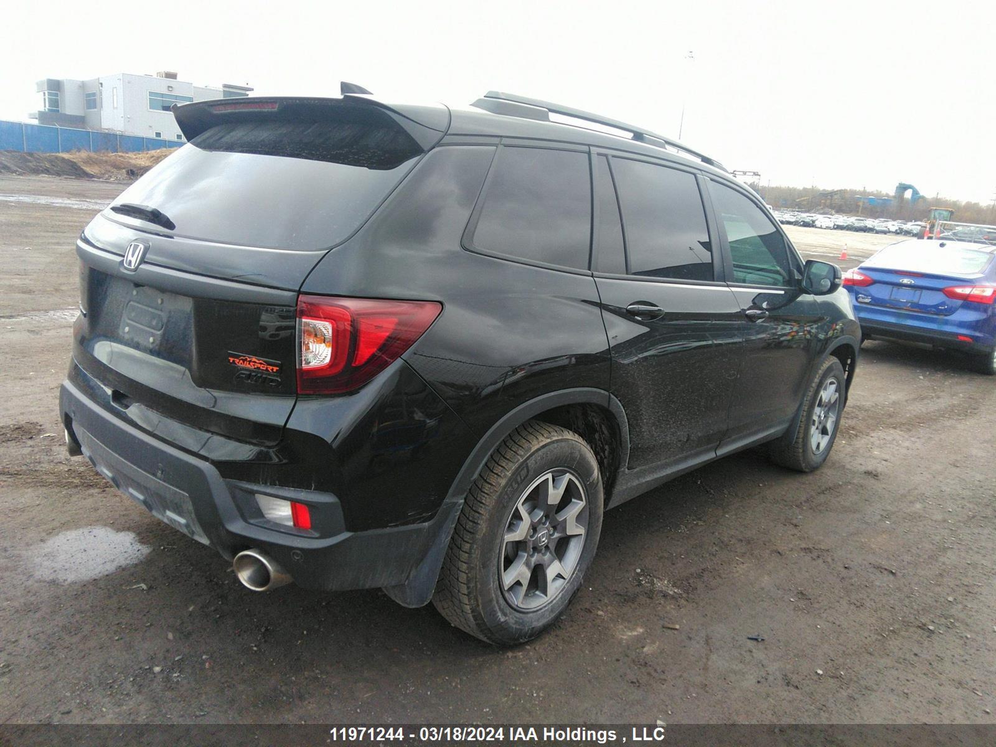 Photo 3 VIN: 5FNYF8H61PB501354 - HONDA PASSPORT 