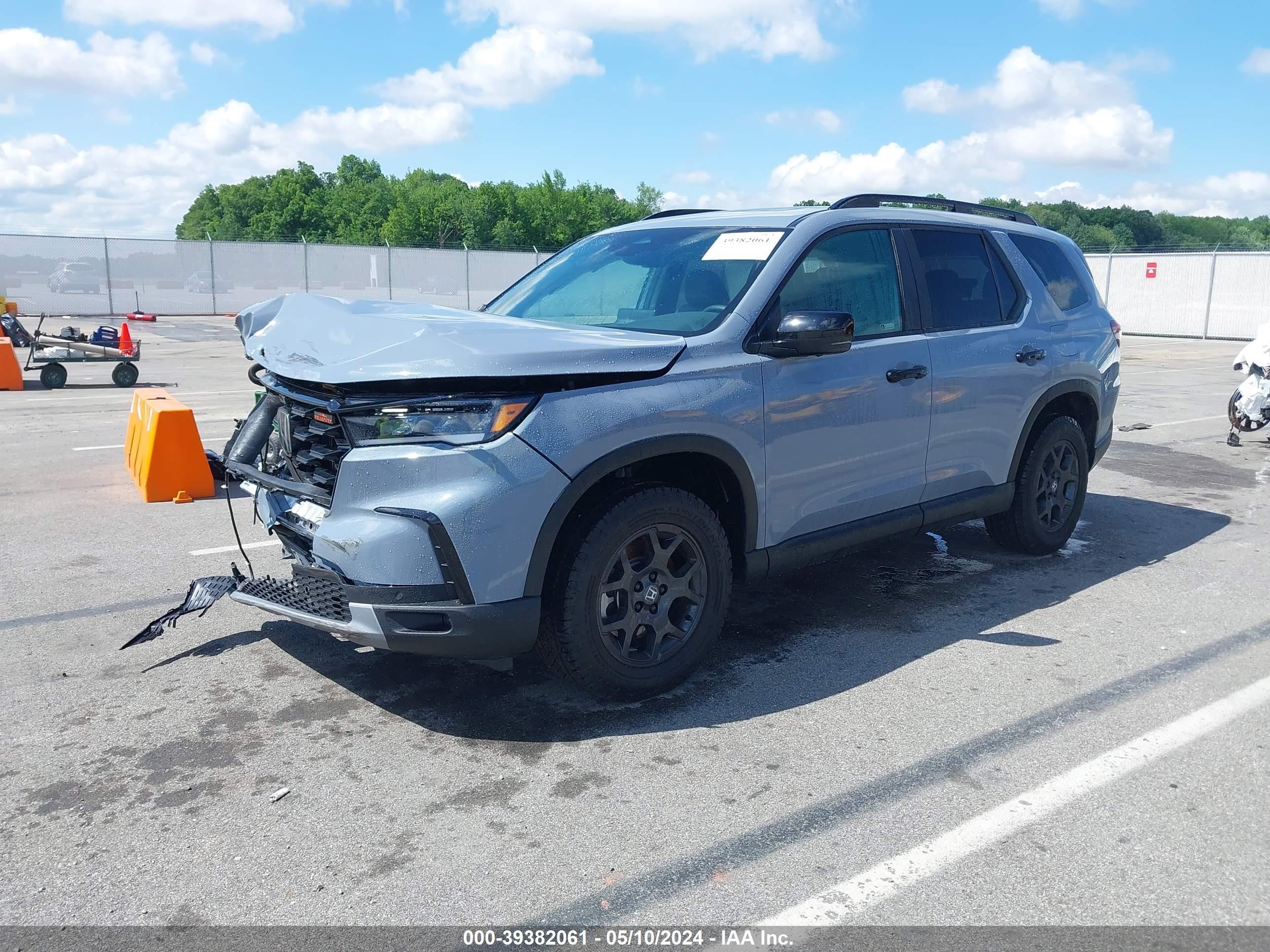 Photo 1 VIN: 5FNYG1H61RB038820 - HONDA PILOT 