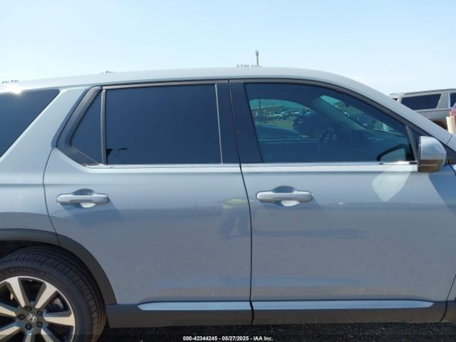 Photo 12 VIN: 5FNYG1H83PB030149 - HONDA PILOT 