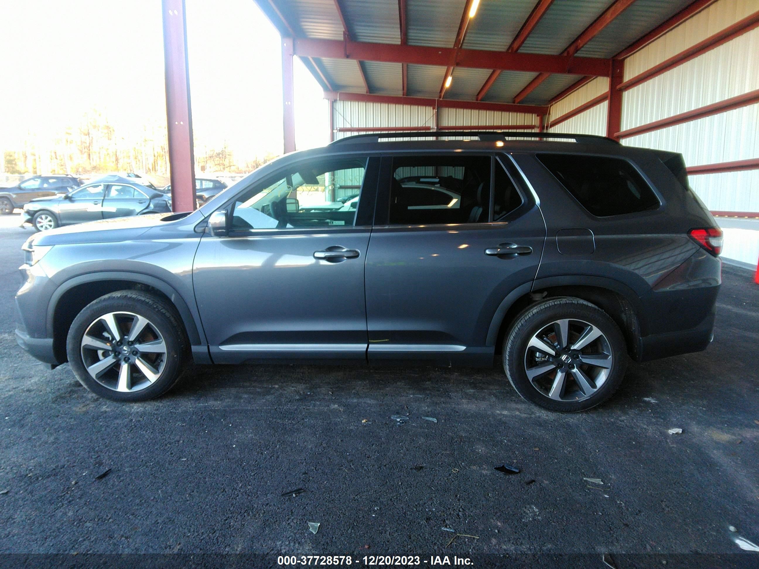 Photo 13 VIN: 5FNYG1H85PB019380 - HONDA PILOT 