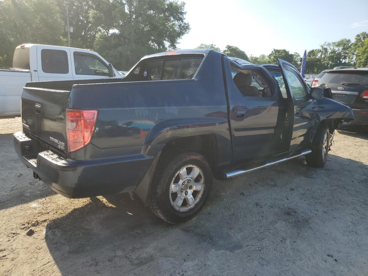 Photo 2 VIN: 5FPYK16499B102853 - HONDA RIDGELINE 