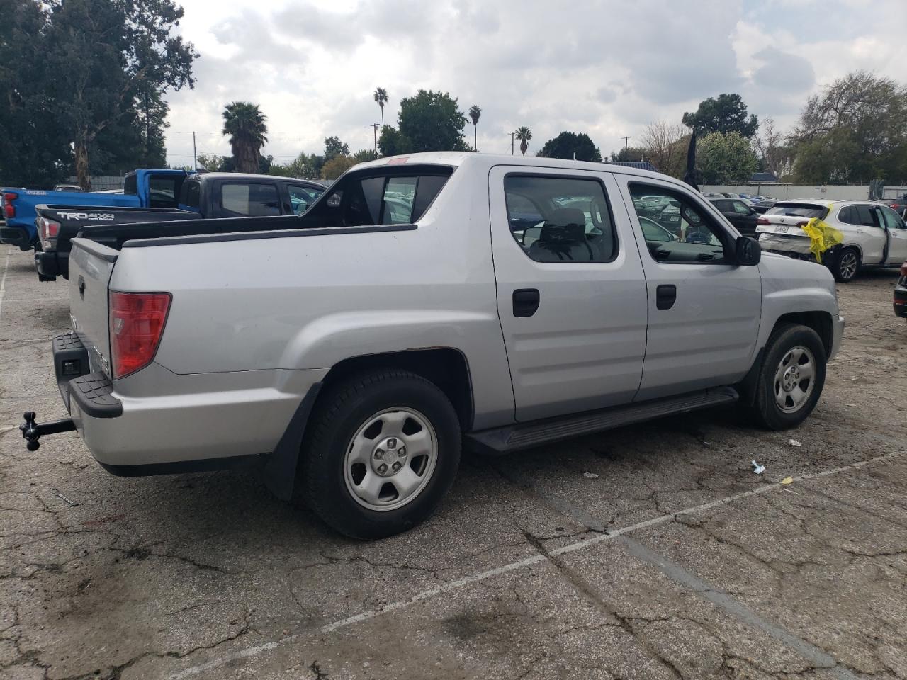 Photo 2 VIN: 5FPYK1F20AB005267 - HONDA RIDGELINE 