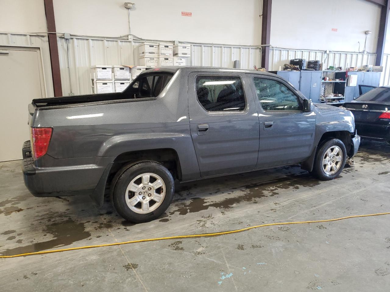 Photo 2 VIN: 5FPYK1F41BB453536 - HONDA RIDGELINE 